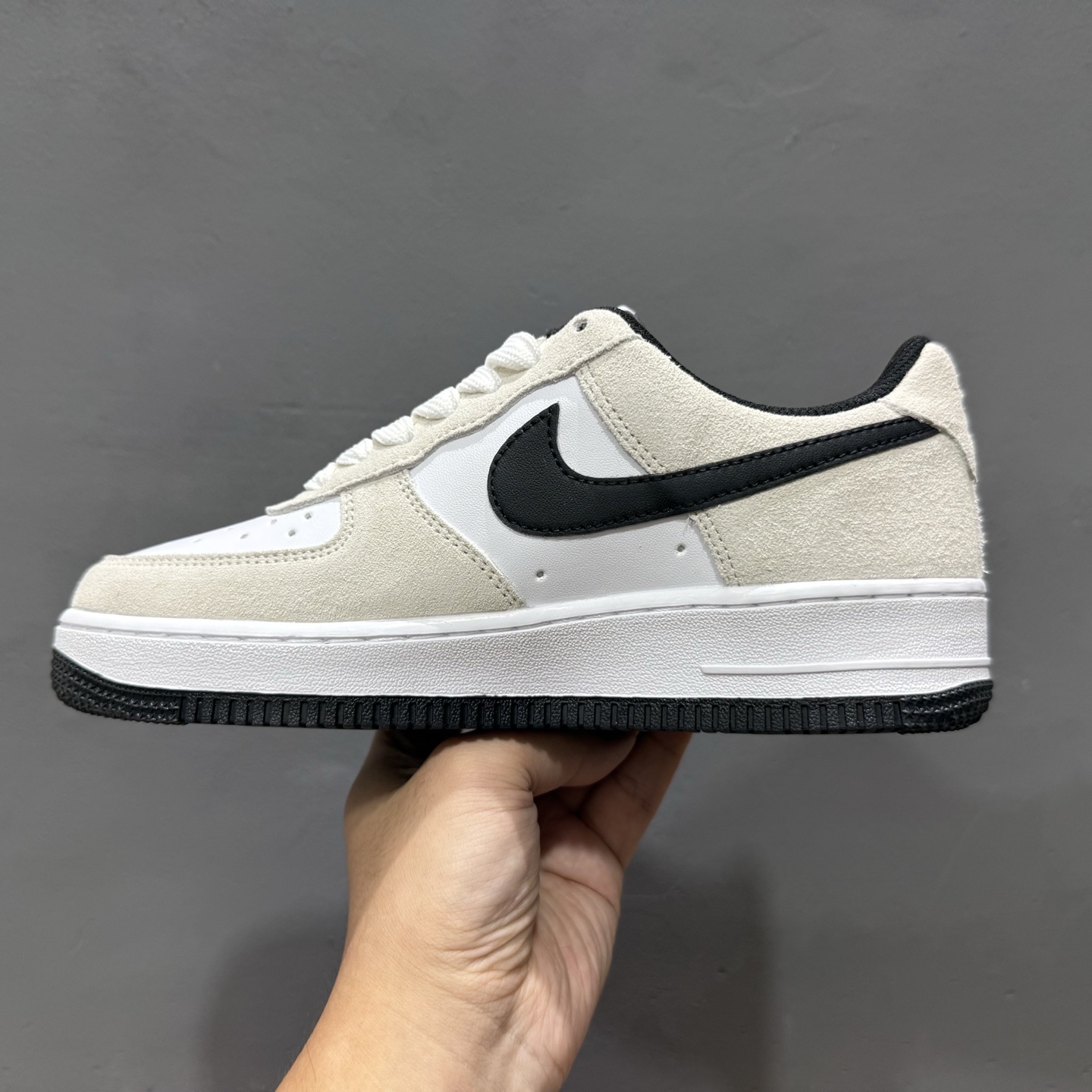 Nike Air Force 1'07 Low 空军一号低帮休闲板鞋 IB6388-100 Nike Air Force 1'07 Low 空军一号低帮休闲板鞋 IB6388-100