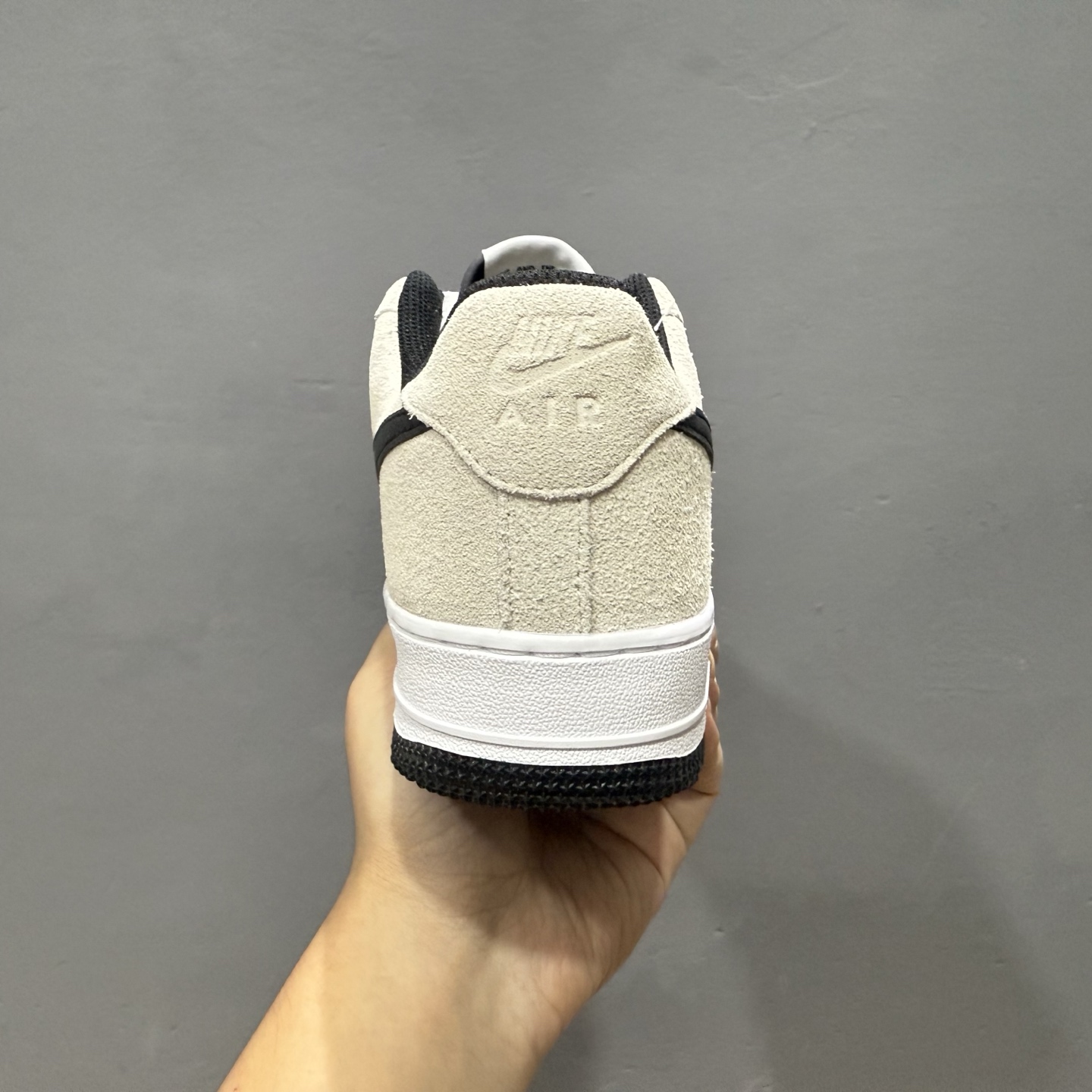 Nike Air Force 1'07 Low 空军一号低帮休闲板鞋 IB6388-100 Nike Air Force 1'07 Low 空军一号低帮休闲板鞋 IB6388-100