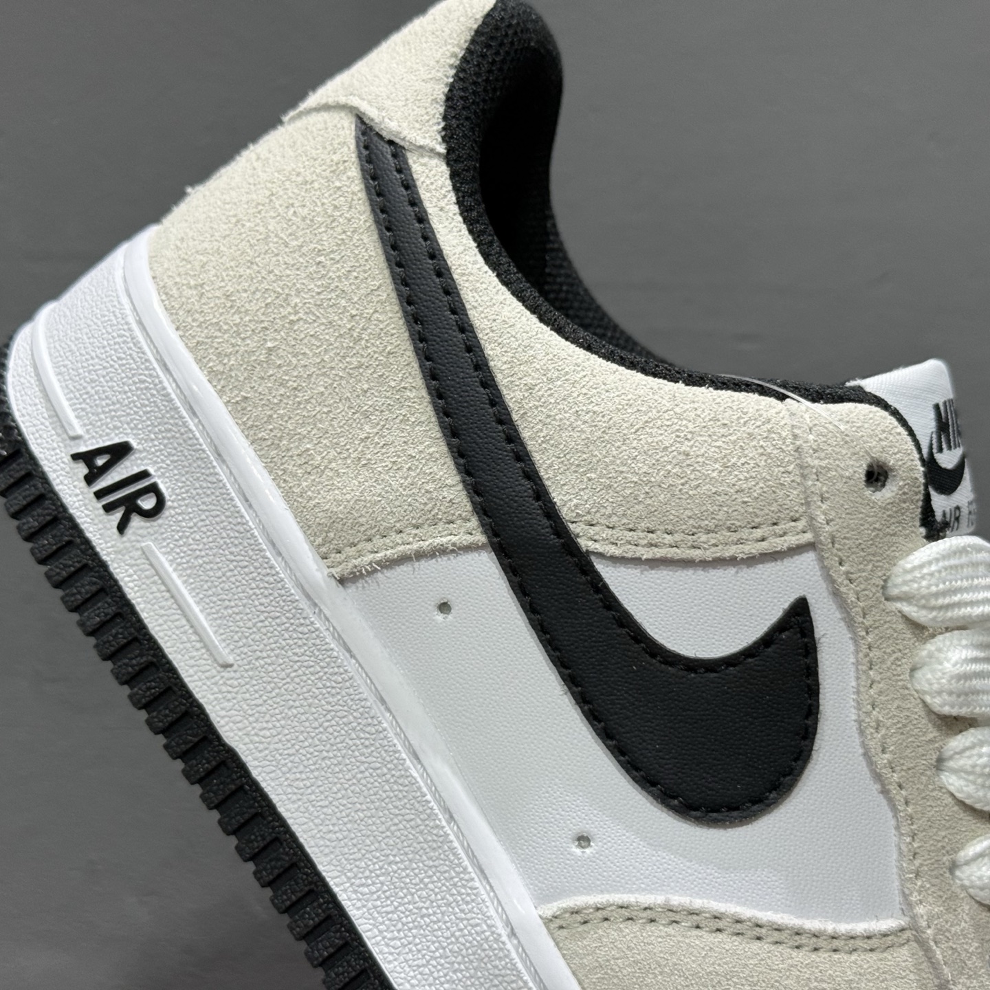 Nike Air Force 1'07 Low 空军一号低帮休闲板鞋 IB6388-100 Nike Air Force 1'07 Low 空军一号低帮休闲板鞋 IB6388-100