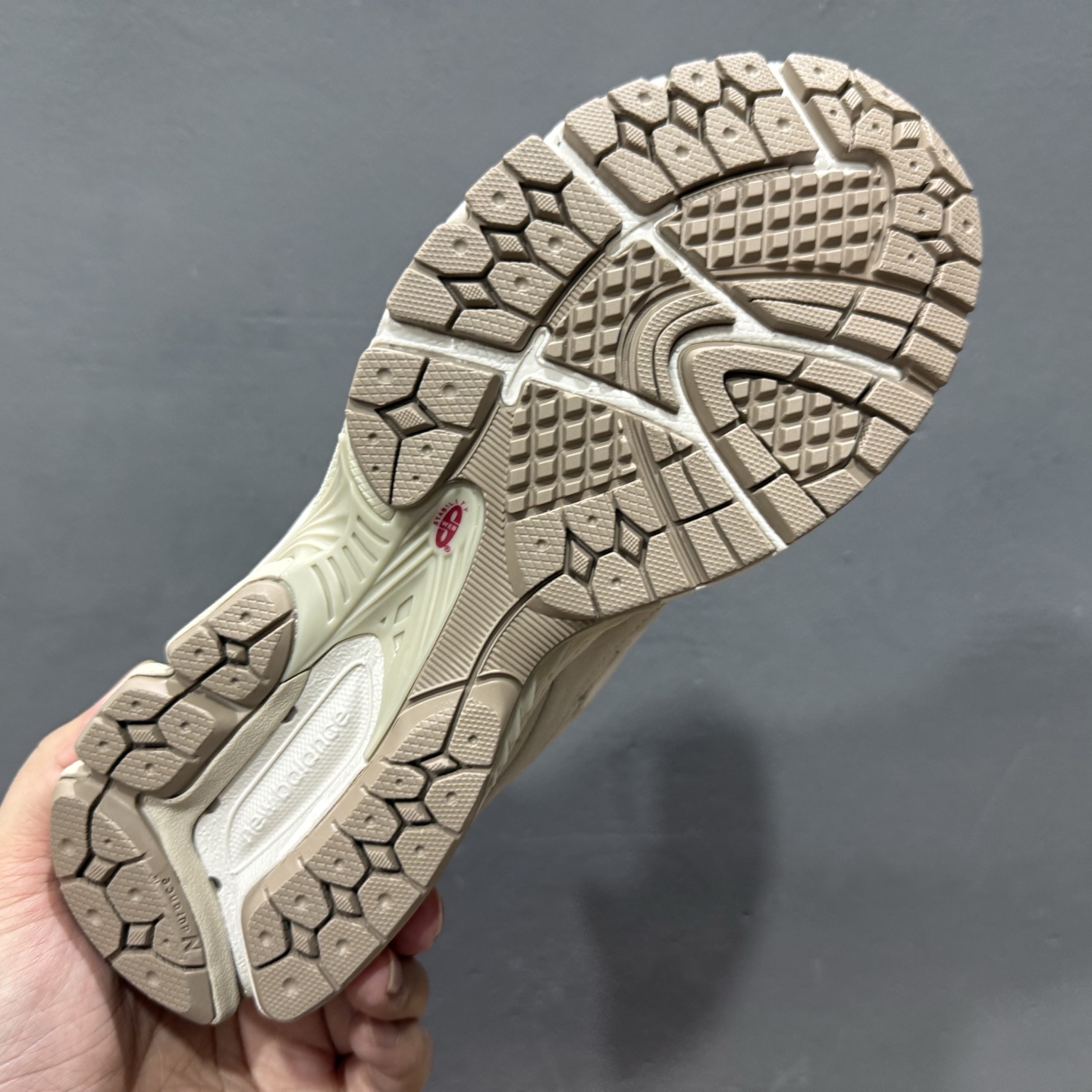 大厂出品 New Balance NB 2002 CNY 米白 M2002RHX 大厂出品 New Balance NB 2002 CNY 米白 M2002RHX