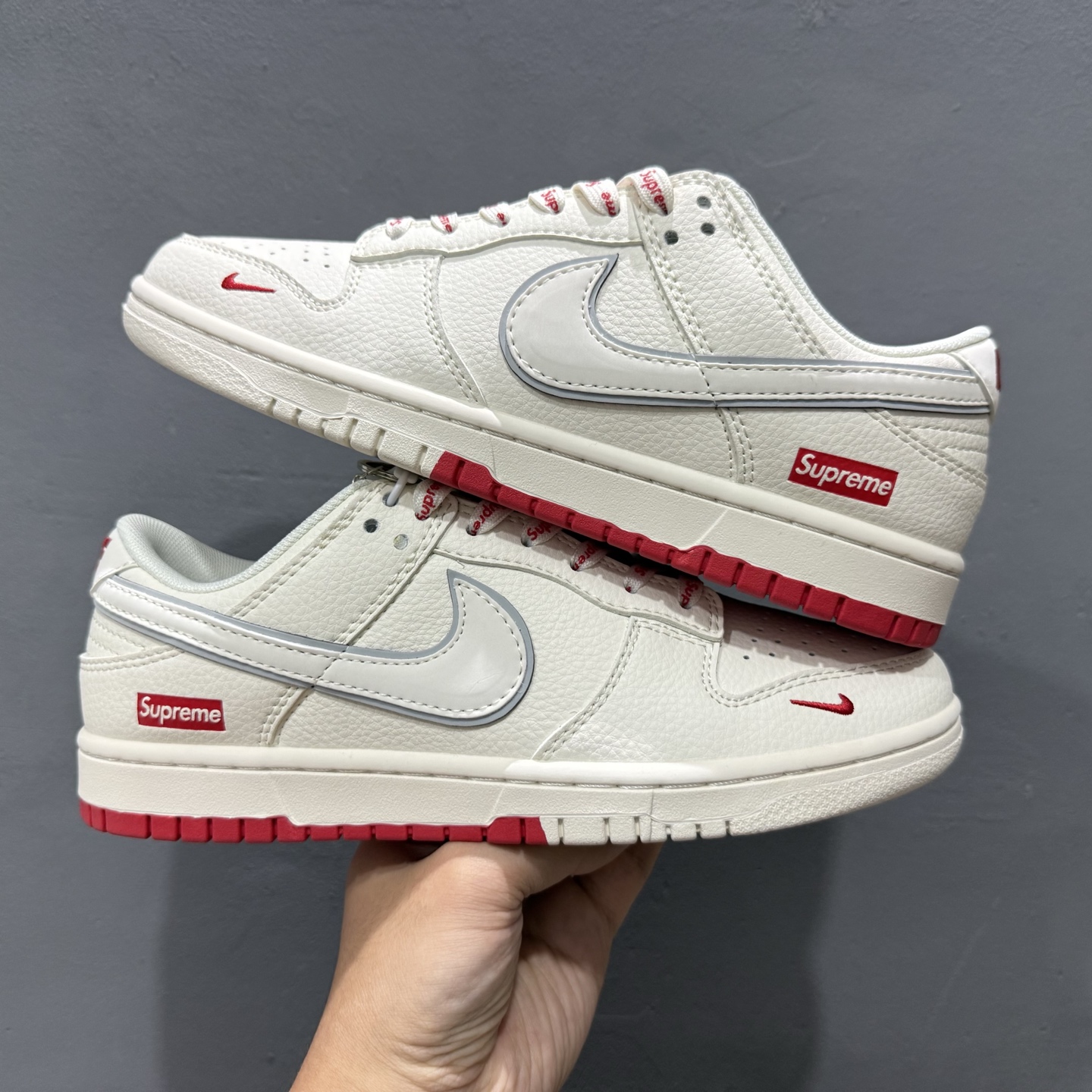 Supreme x Nike Dunk Low 双拼米红  XX3168-191