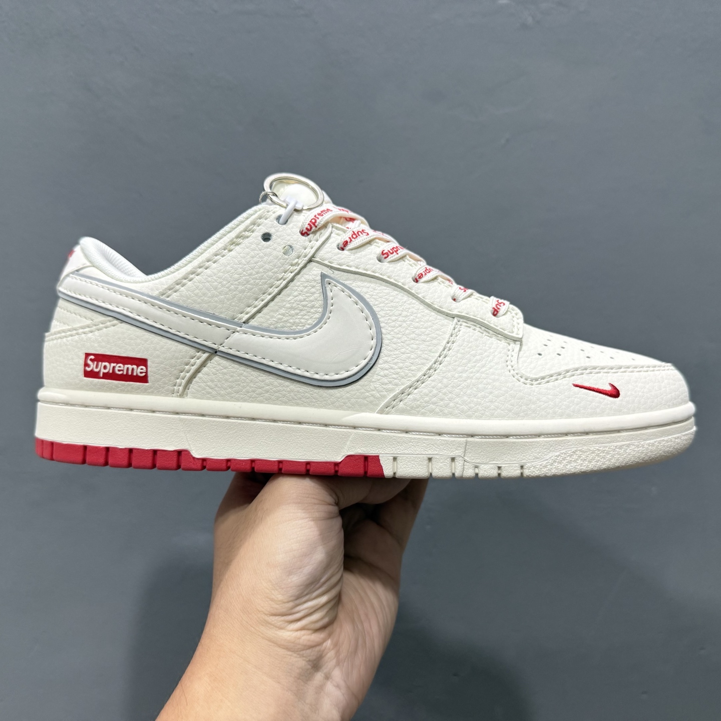 Supreme x Nike Dunk Low 双拼米红  XX3168-191