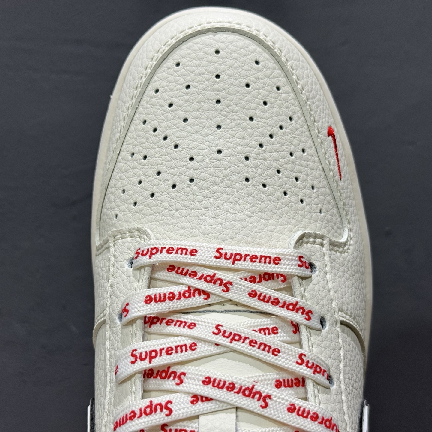Supreme x Nike Dunk Low 双拼米红  XX3168-191