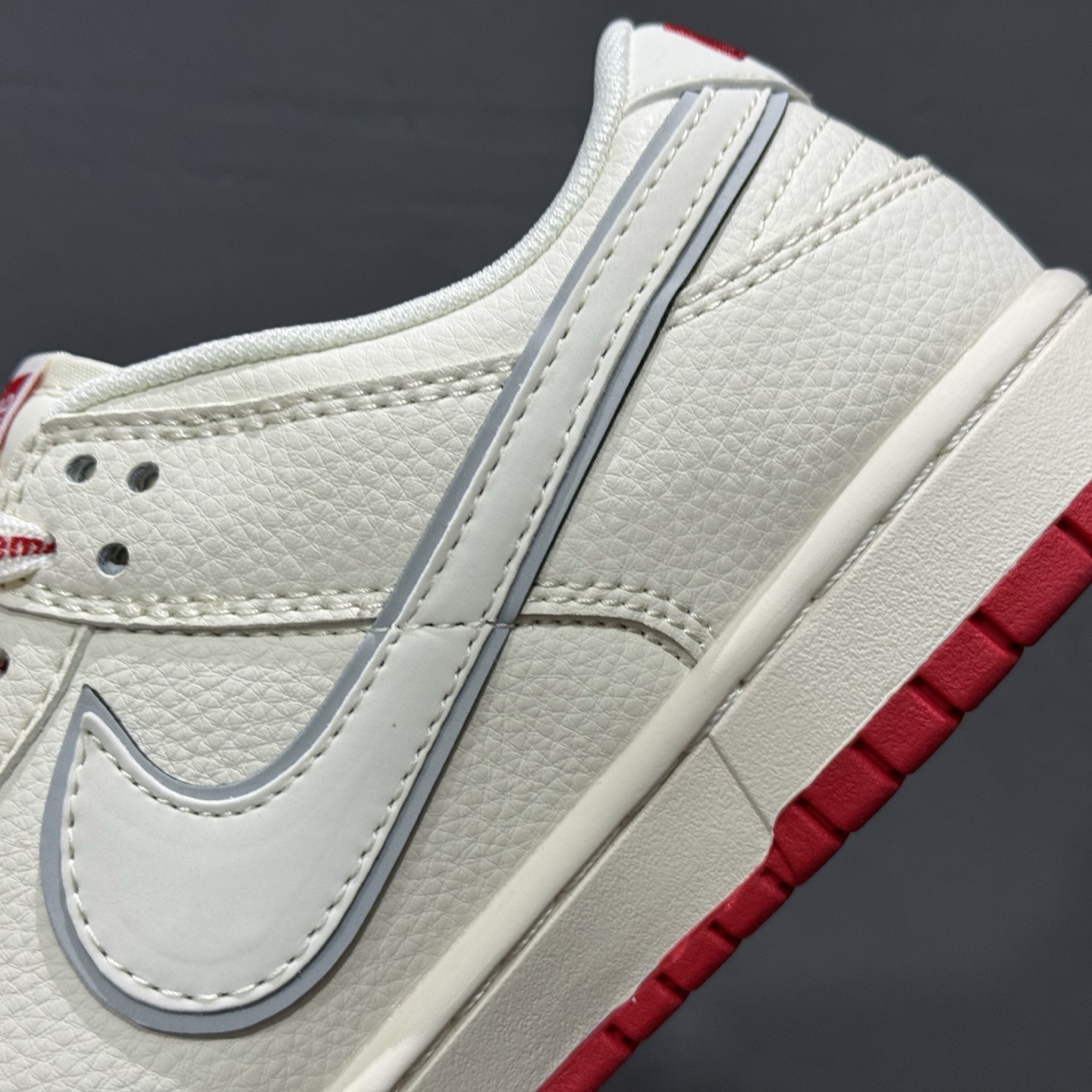 Supreme x Nike Dunk Low 双拼米红  XX3168-191