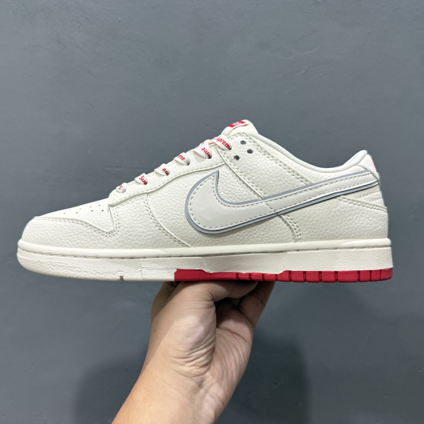 Supreme x Nike Dunk Low 双拼米红  XX3168-191
