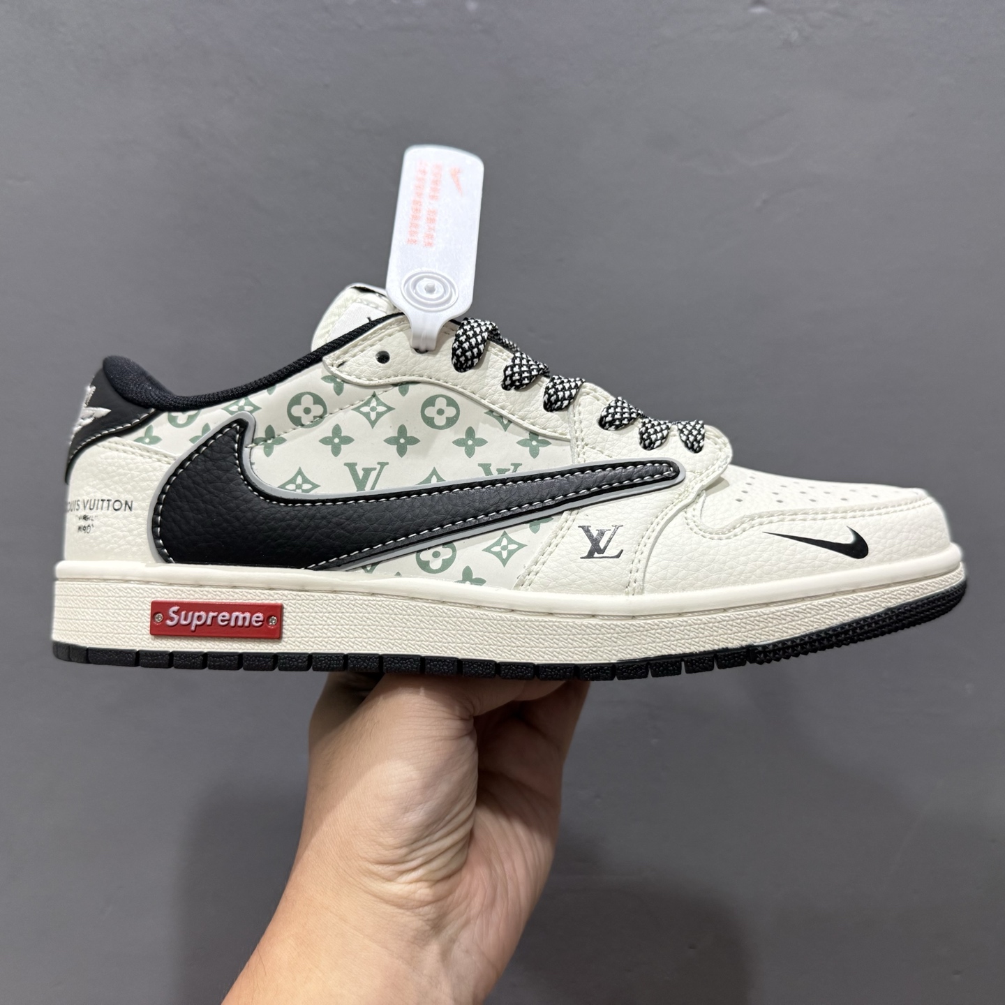Louis Vuitton x Supreme x Air Jordan 1 Low 金属黑勾 YX5066-335 Louis Vuitton x Supreme x Air Jordan 1 Low 金属黑勾 YX5066-335