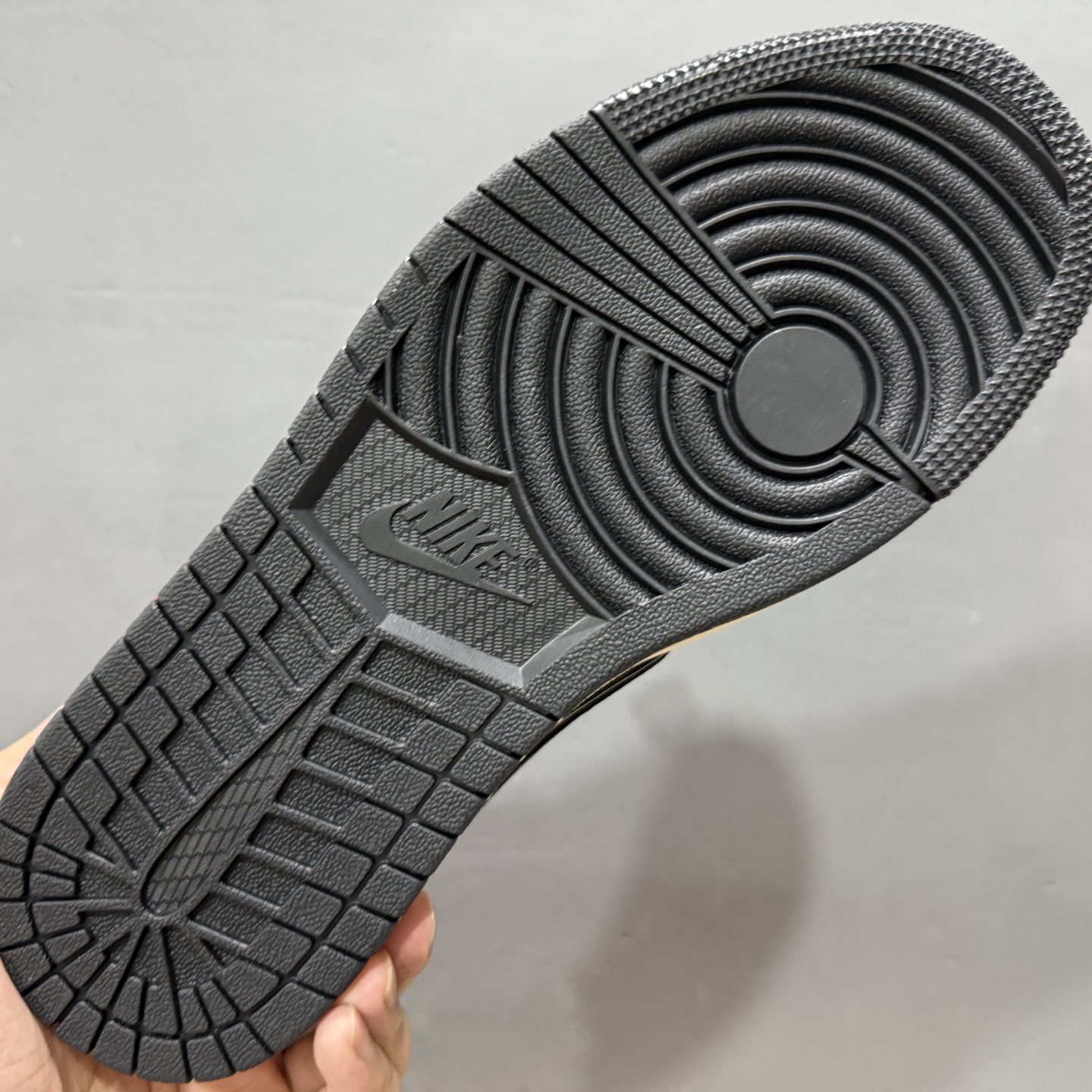 Louis Vuitton x Supreme x Air Jordan 1 Low 金属黑勾 YX5066-335 Louis Vuitton x Supreme x Air Jordan 1 Low 金属黑勾 YX5066-335