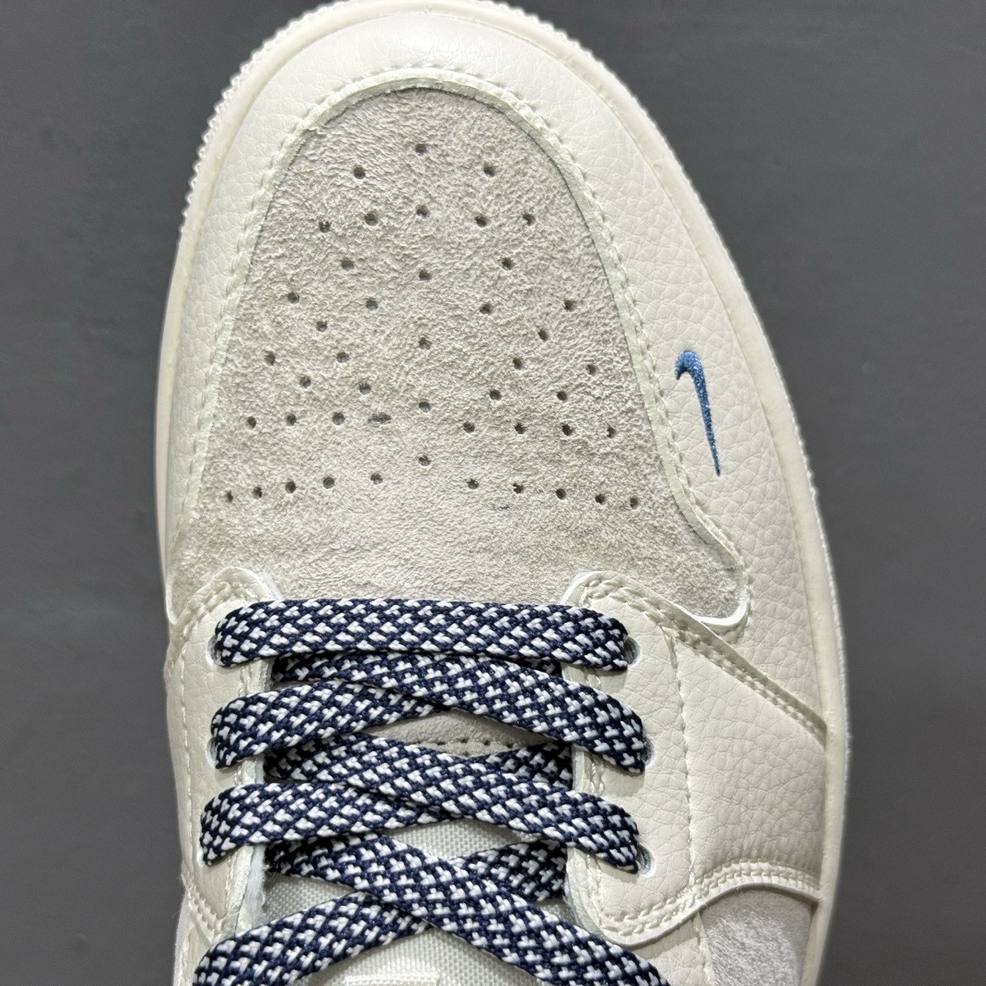 XC版 Air Jordan 1 Retro Low x Supreme 米黑小钩  SJ9950-043