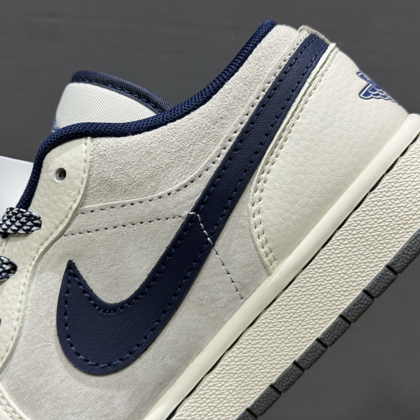 XC版 Air Jordan 1 Retro Low x Supreme 米黑小钩  SJ9950-043