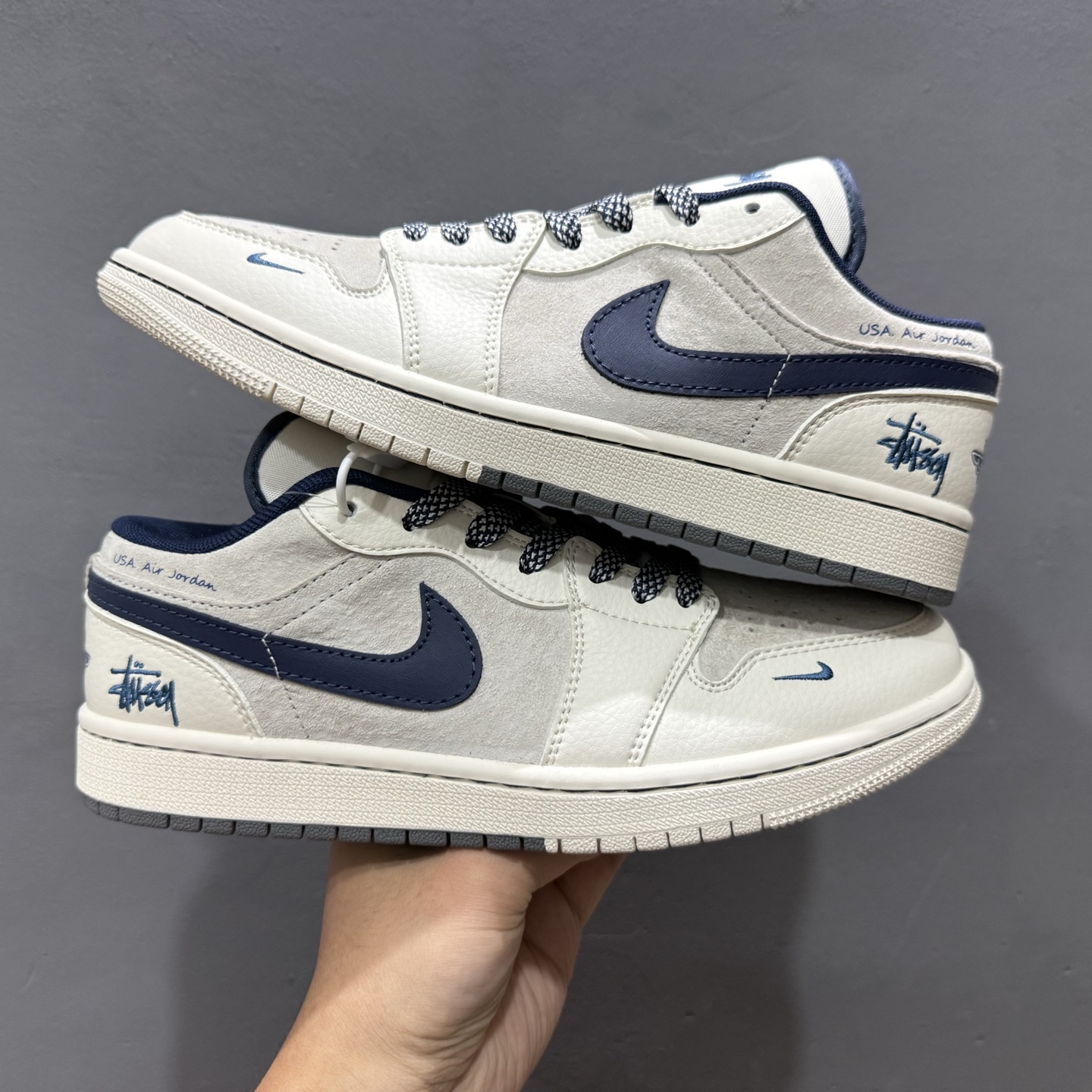 XC版 Air Jordan 1 Retro Low x Supreme 米黑小钩  SJ9950-043