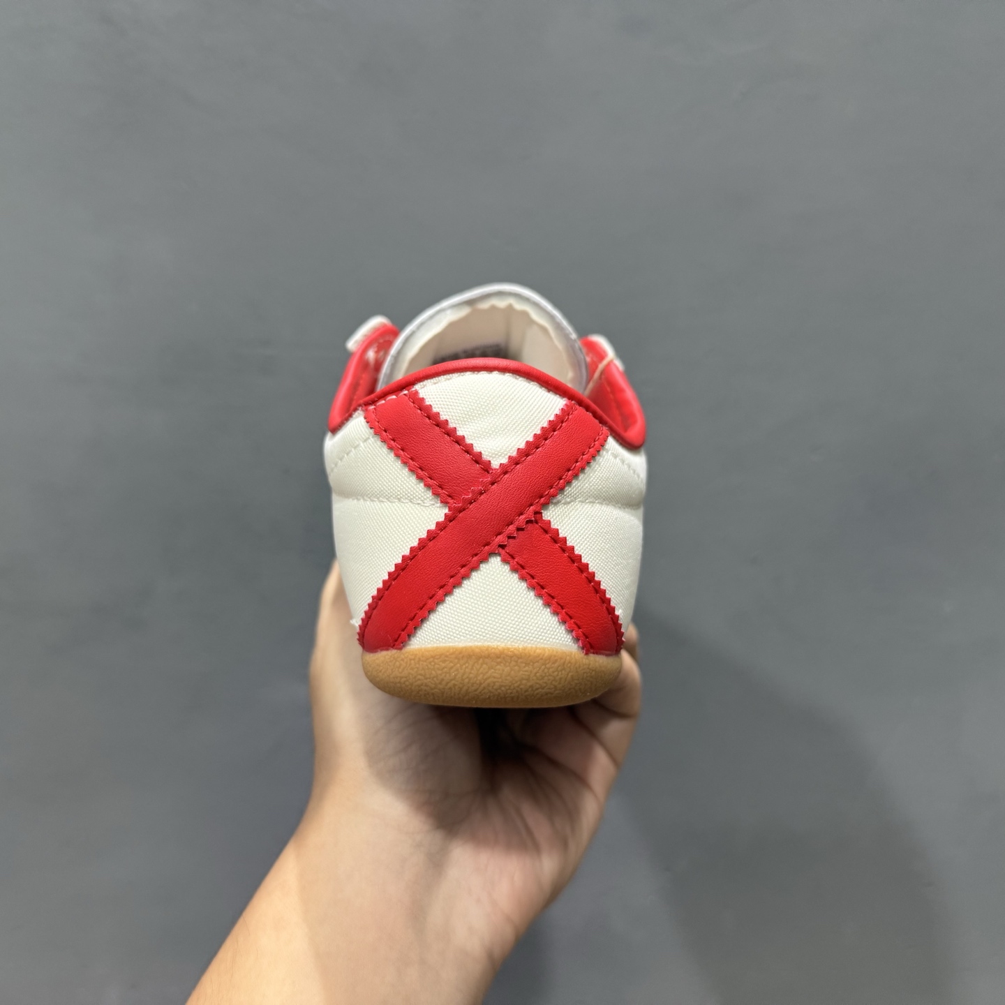 Adidas Originals Tokyo 东京限定系列复古百搭薄底德训风低帮休闲运动T头鞋  JI3300