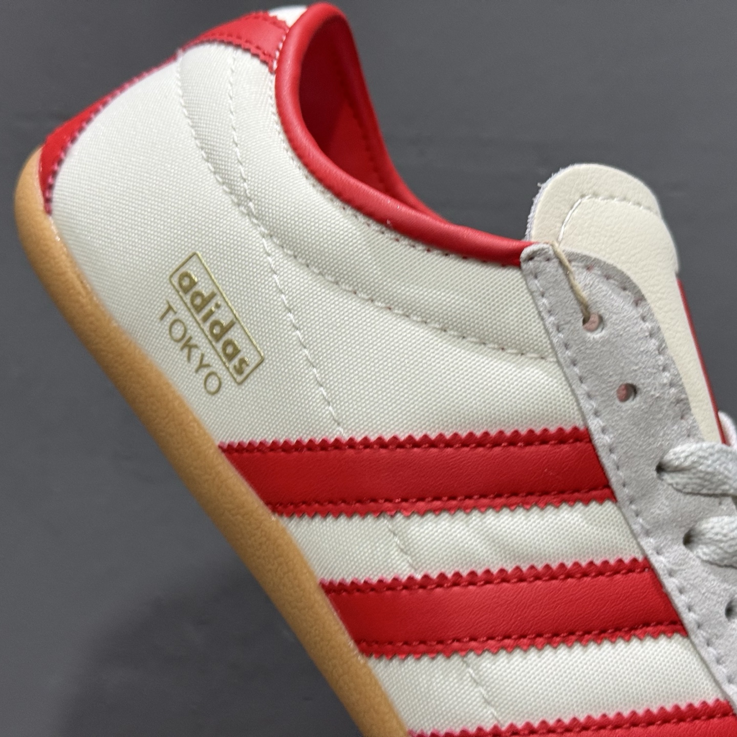 Adidas Originals Tokyo 东京限定系列复古百搭薄底德训风低帮休闲运动T头鞋  JI3300