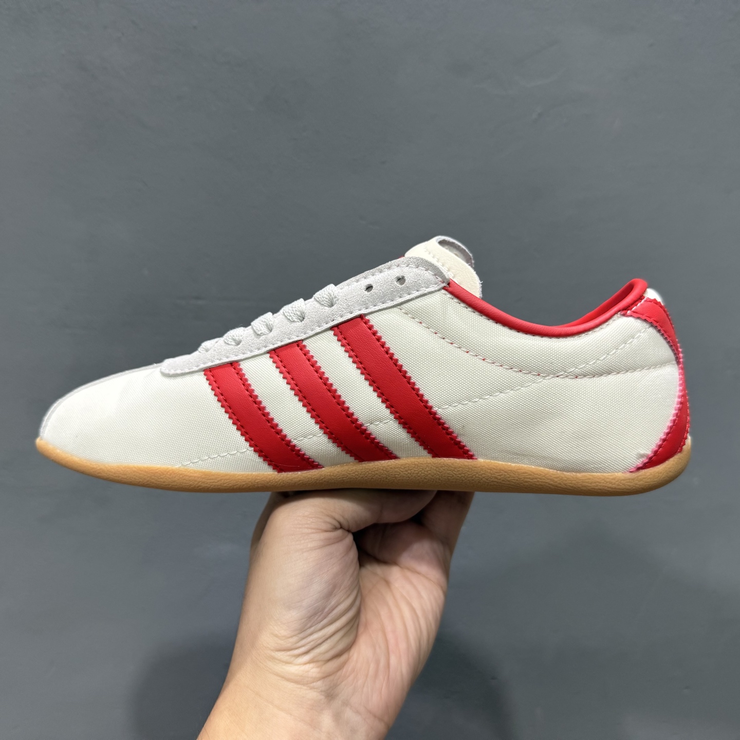 Adidas Originals Tokyo 东京限定系列复古百搭薄底德训风低帮休闲运动T头鞋  JI3300