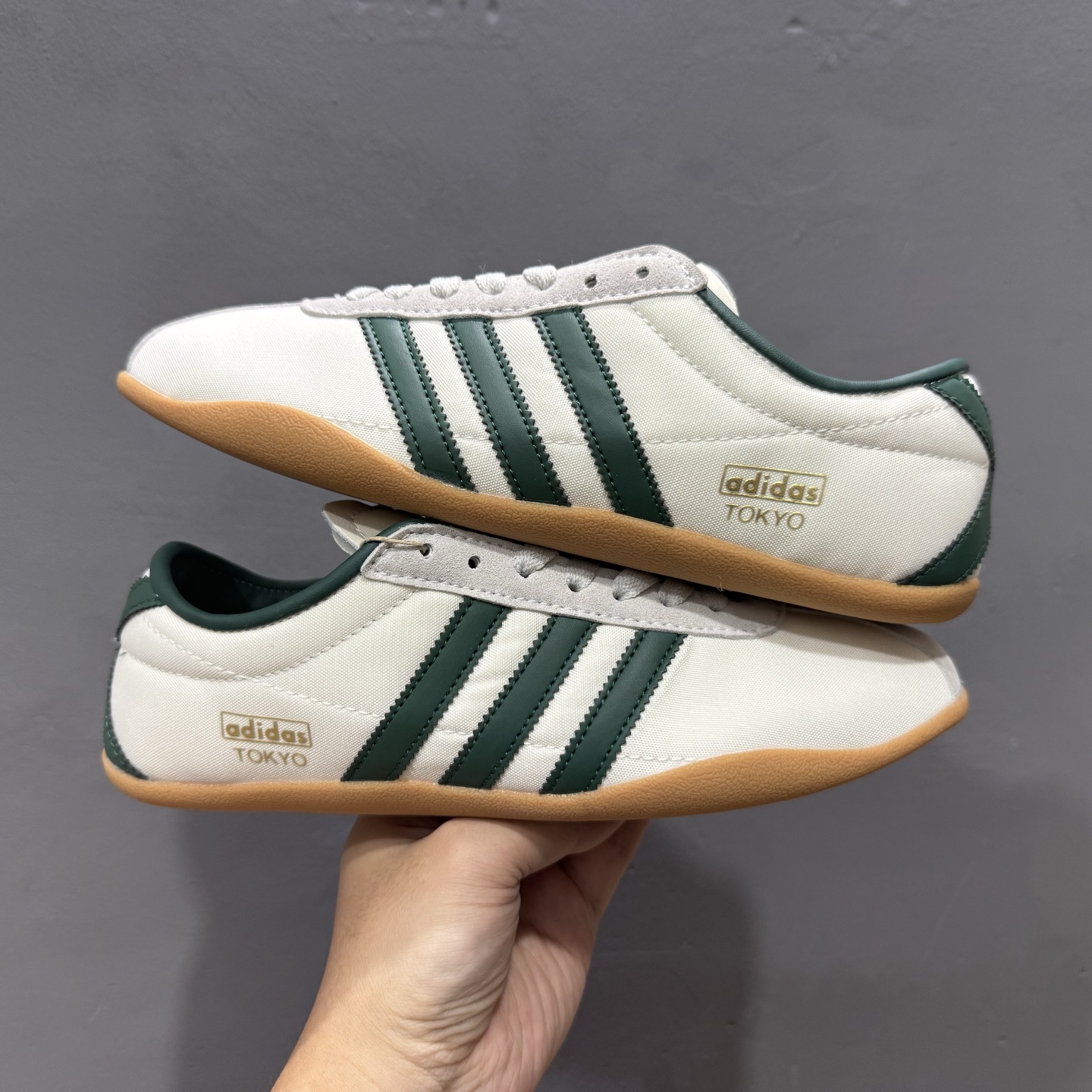 Adidas Originals Tokyo 东京限定系列复古百搭薄底德训风低帮休闲运动T头鞋  JI3300