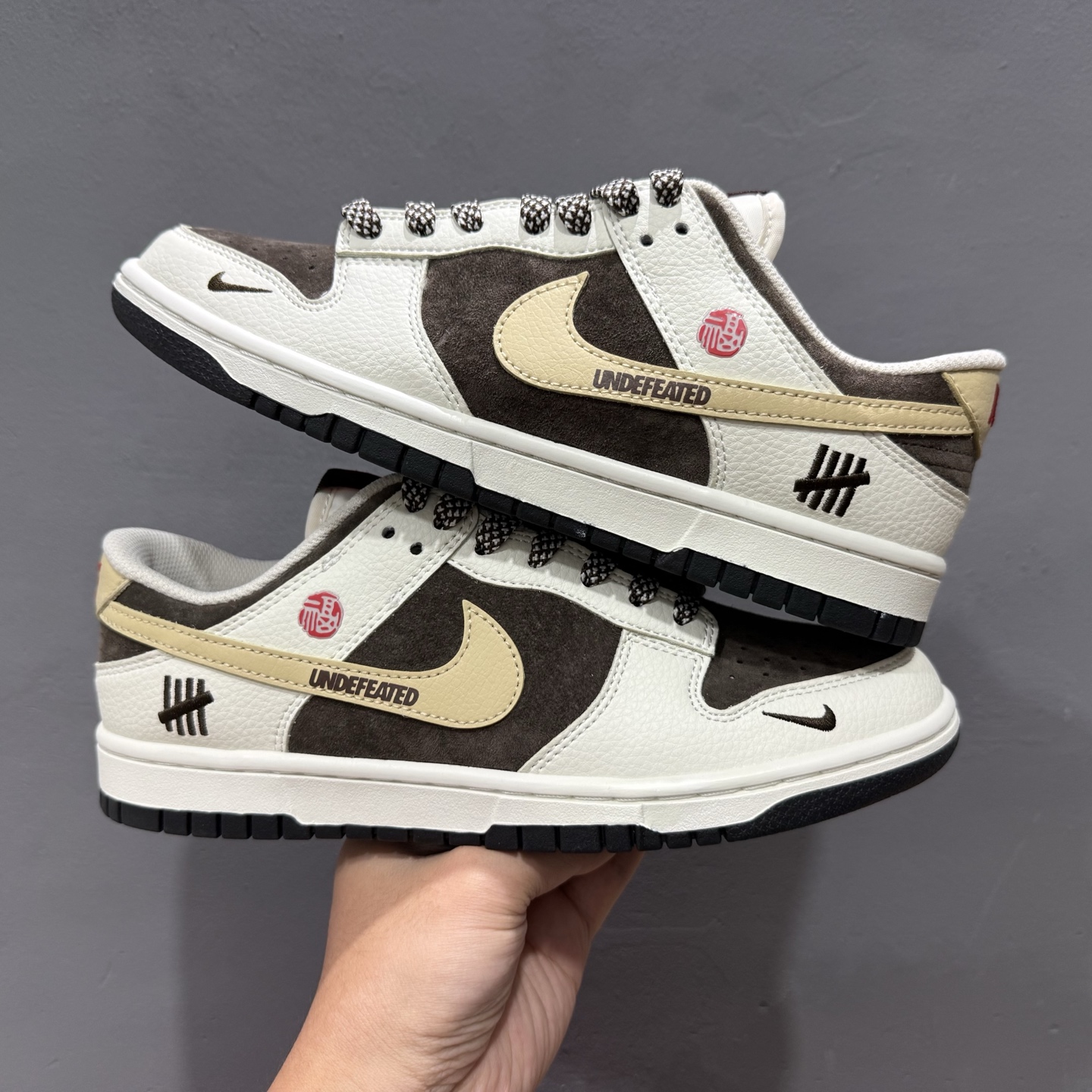 XC版Nk SB Dunk Low UN联名 米棕卡其勾 周年高端定制 低帮休闲板鞋 DJ2024-089