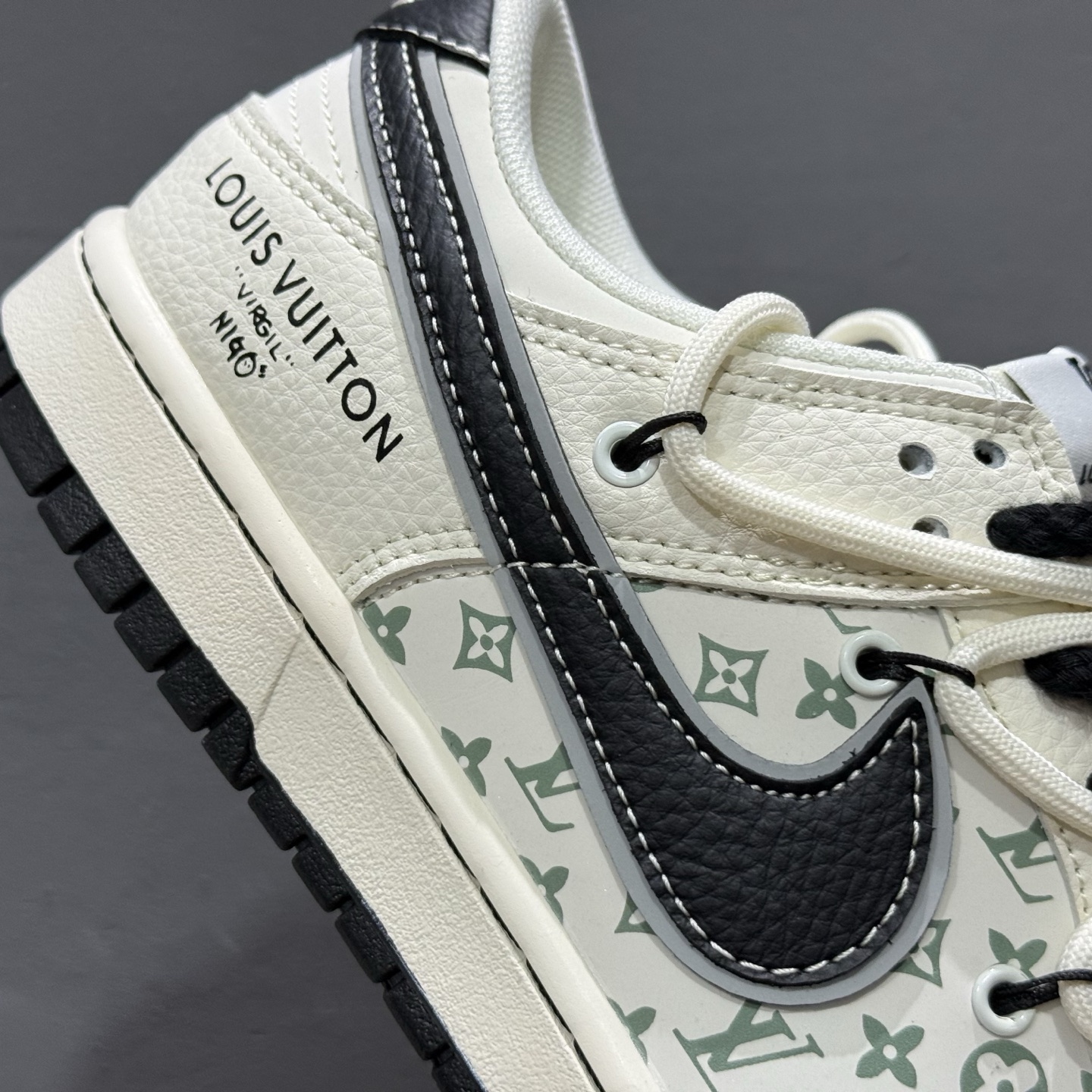 XC版Nike SB Dunk Low LV联名 米白绑带黑勾 周年高端定制 低帮休闲板鞋 YX5066-337 XC版Nike SB Dunk Low LV联名 米白绑带黑勾 周年高端定制 低帮休闲板鞋 YX5066-337