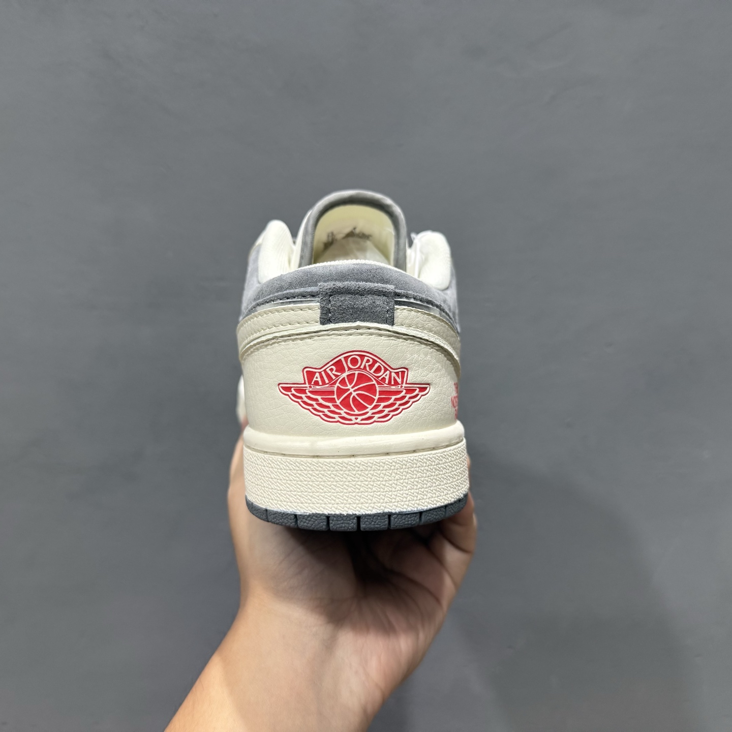 XC版 Air Jordan 1 Retro Low x The North Face 米灰红小钩  SJ9950-039