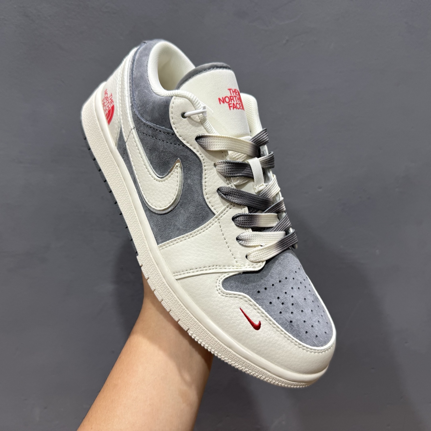 XC版 Air Jordan 1 Retro Low x The North Face 米灰红小钩  SJ9950-039