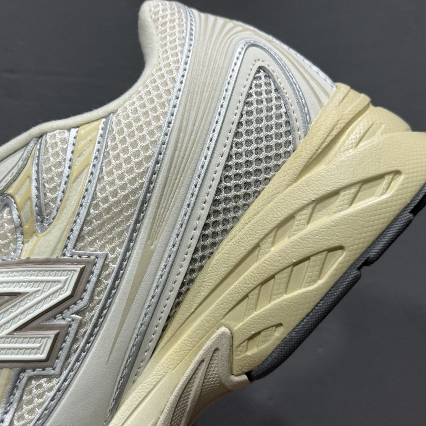 New Balance 740系列新百伦 潮流男女运动鞋 NB740跑步鞋透气鞋复古潮鞋 New Balance 740系列新百伦 潮流男女运动鞋 NB740跑步鞋透气鞋复古潮鞋