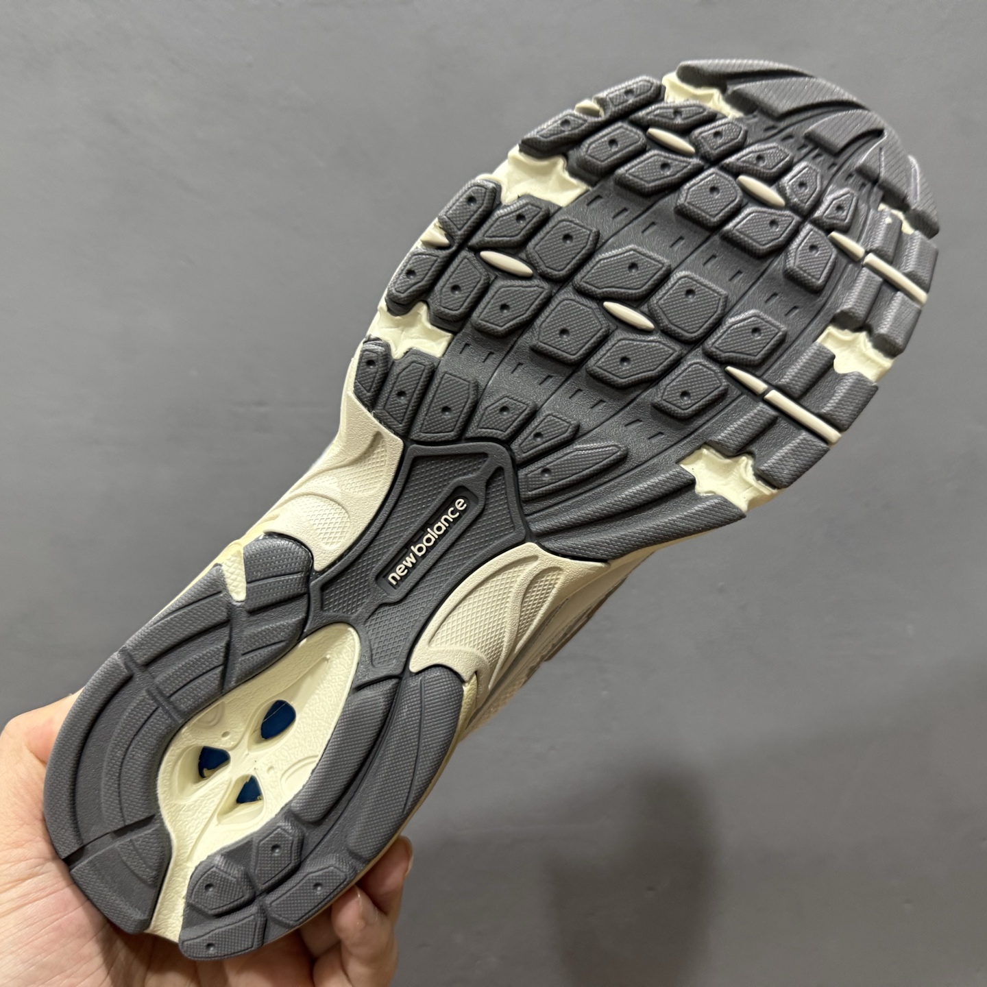 New Balance 740系列新百伦 潮流男女运动鞋 NB740跑步鞋透气鞋复古潮鞋 New Balance 740系列新百伦 潮流男女运动鞋 NB740跑步鞋透气鞋复古潮鞋