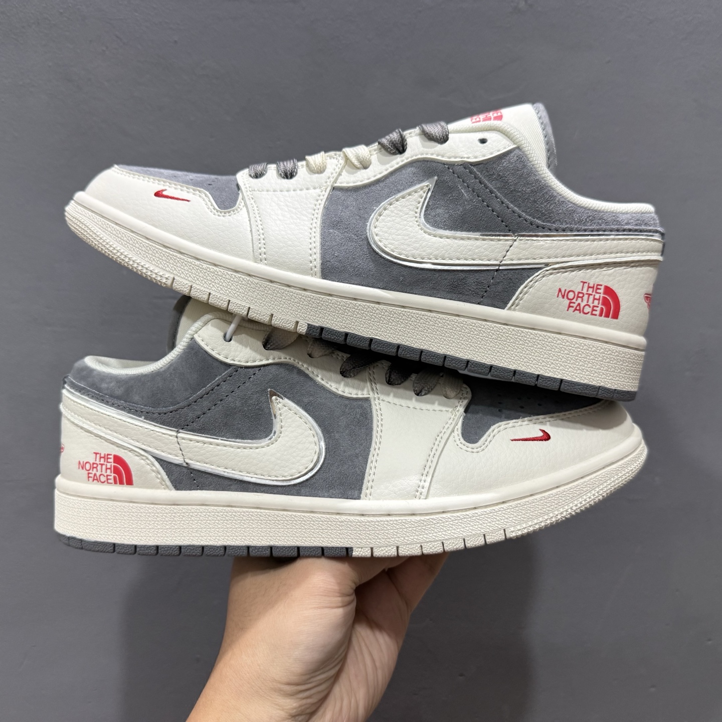 XC版 Air Jordan 1 Retro Low x The North Face 米灰红小钩  SJ9950-039