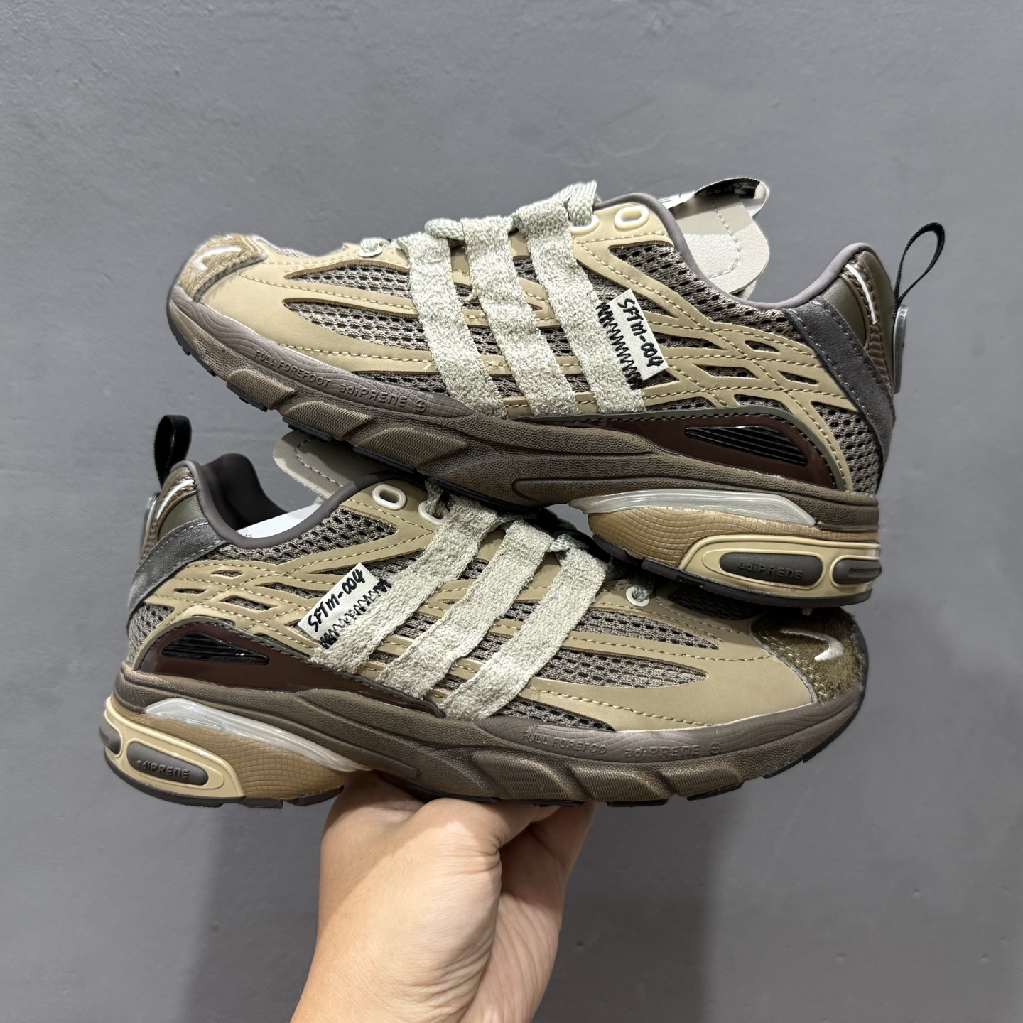 SFTM x AD Originals Adistar Cushion 复古前卫科技休闲运动老爹鞋 JR8044 SFTM x AD Originals Adistar Cushion 复古前卫科技休闲运动老爹鞋 JR8044