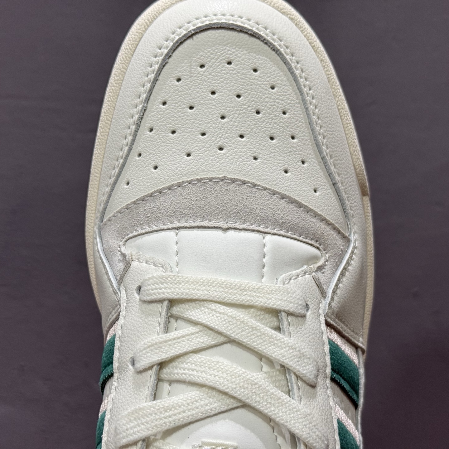 adidas Originals Forum 百搭单品 Forum Low入诞生于1984年的经典复古篮球鞋 IF7220 adidas Originals Forum 百搭单品 Forum Low入诞生于1984年的经典复古篮球鞋 IF7220