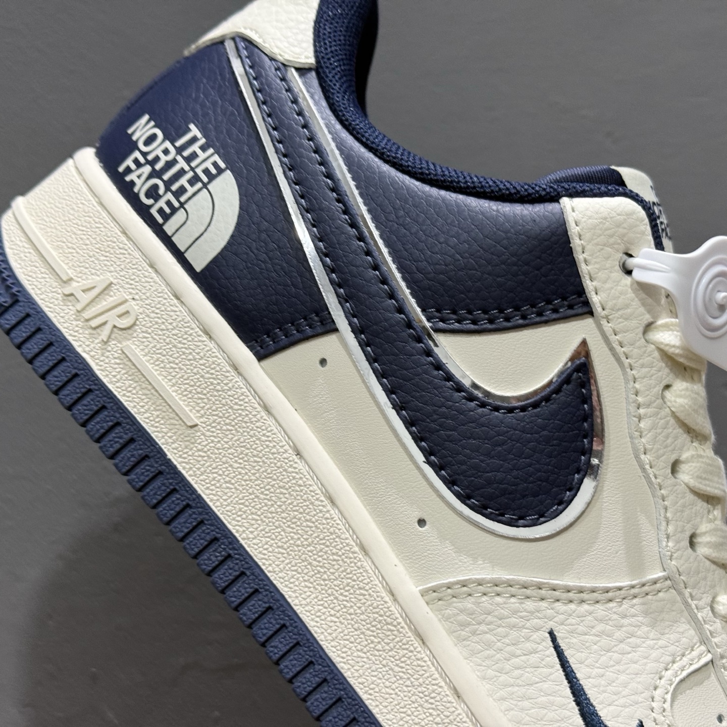 Nike Air Force 1'07 Low 北面联名 深蓝底 空军一号低帮休闲板鞋 ZH2598-318 Nike Air Force 1'07 Low 北面联名 深蓝底 空军一号低帮休闲板鞋 ZH2598-318