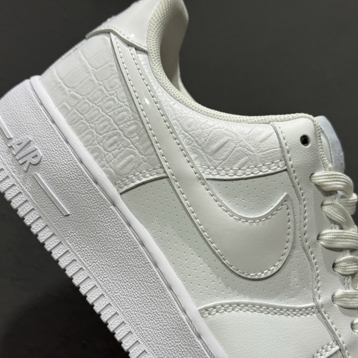 Nike Air Force 1 Low 全白纹理 空军一号低帮运动休闲板鞋  HF2893-100