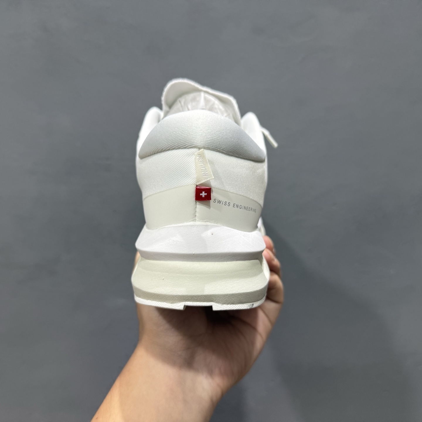 KITH x On Cloudzone 昂跑舒适百搭防滑耐磨 低帮休闲跑步鞋 KITH x On Cloudzone 昂跑舒适百搭防滑耐磨 低帮休闲跑步鞋