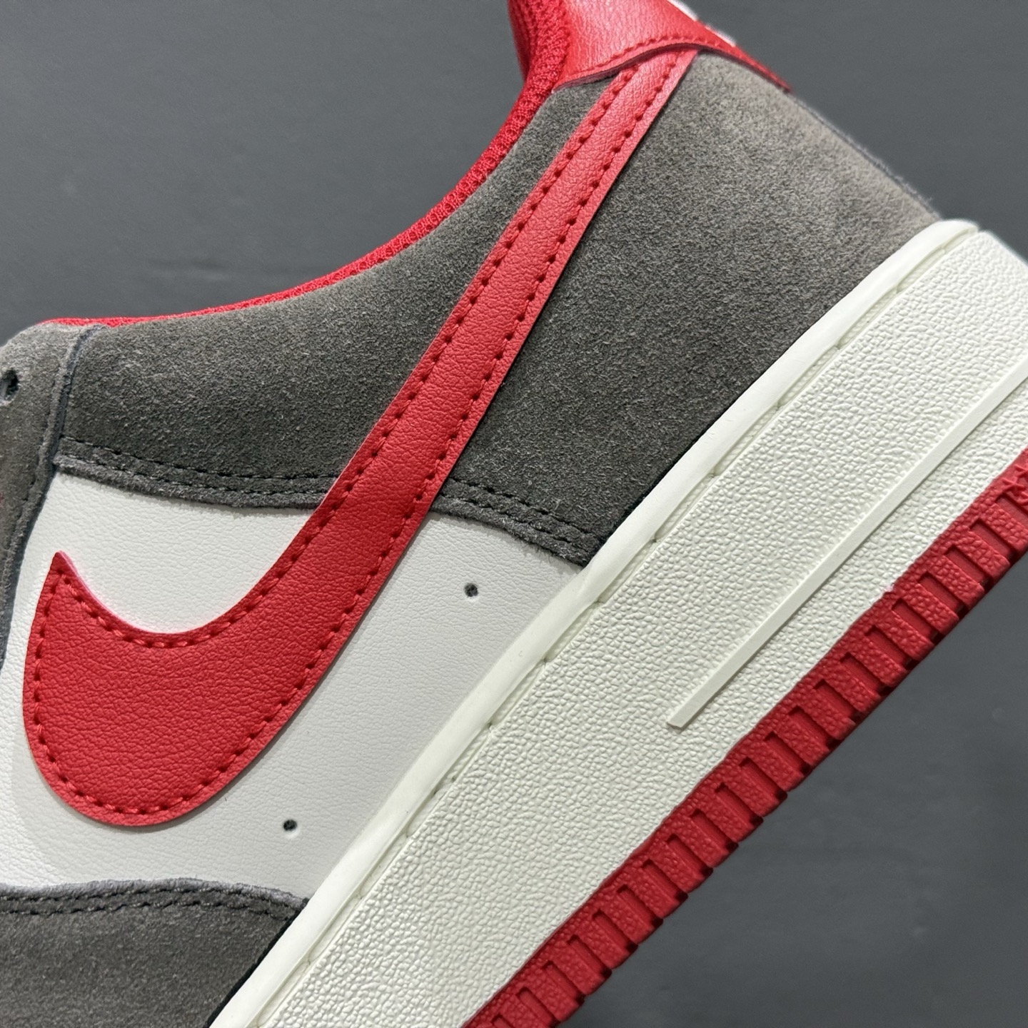 Nike Air Force 1'07 Low 空军一号低帮休闲板鞋 FQ8714-201