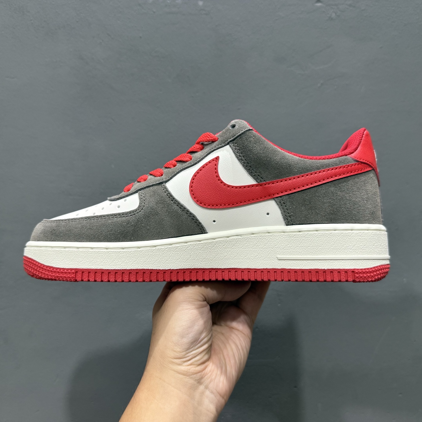 Nike Air Force 1'07 Low 空军一号低帮休闲板鞋 FQ8714-201
