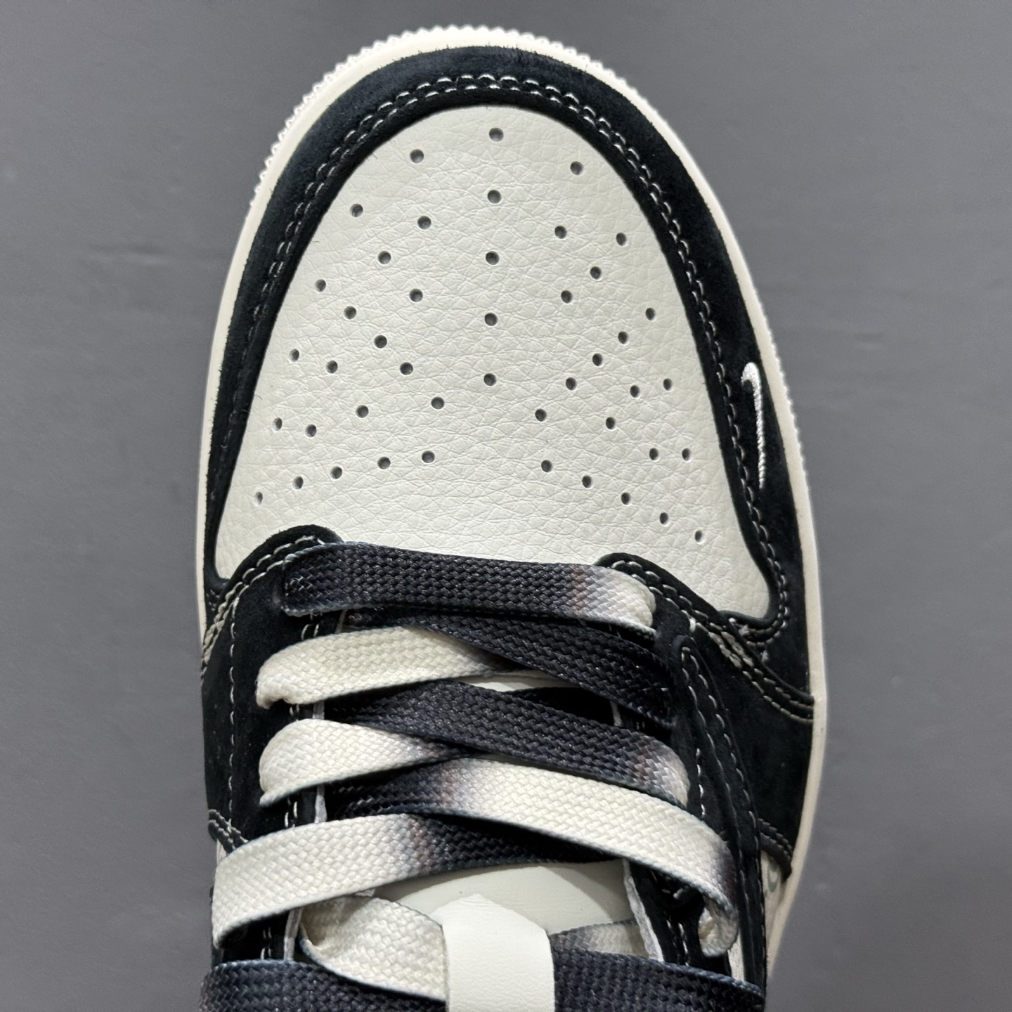 Nk SB Dunk Low 斯图西联名-米白蓝勾 周年高端定制 低帮休闲板鞋 SJ2068-139