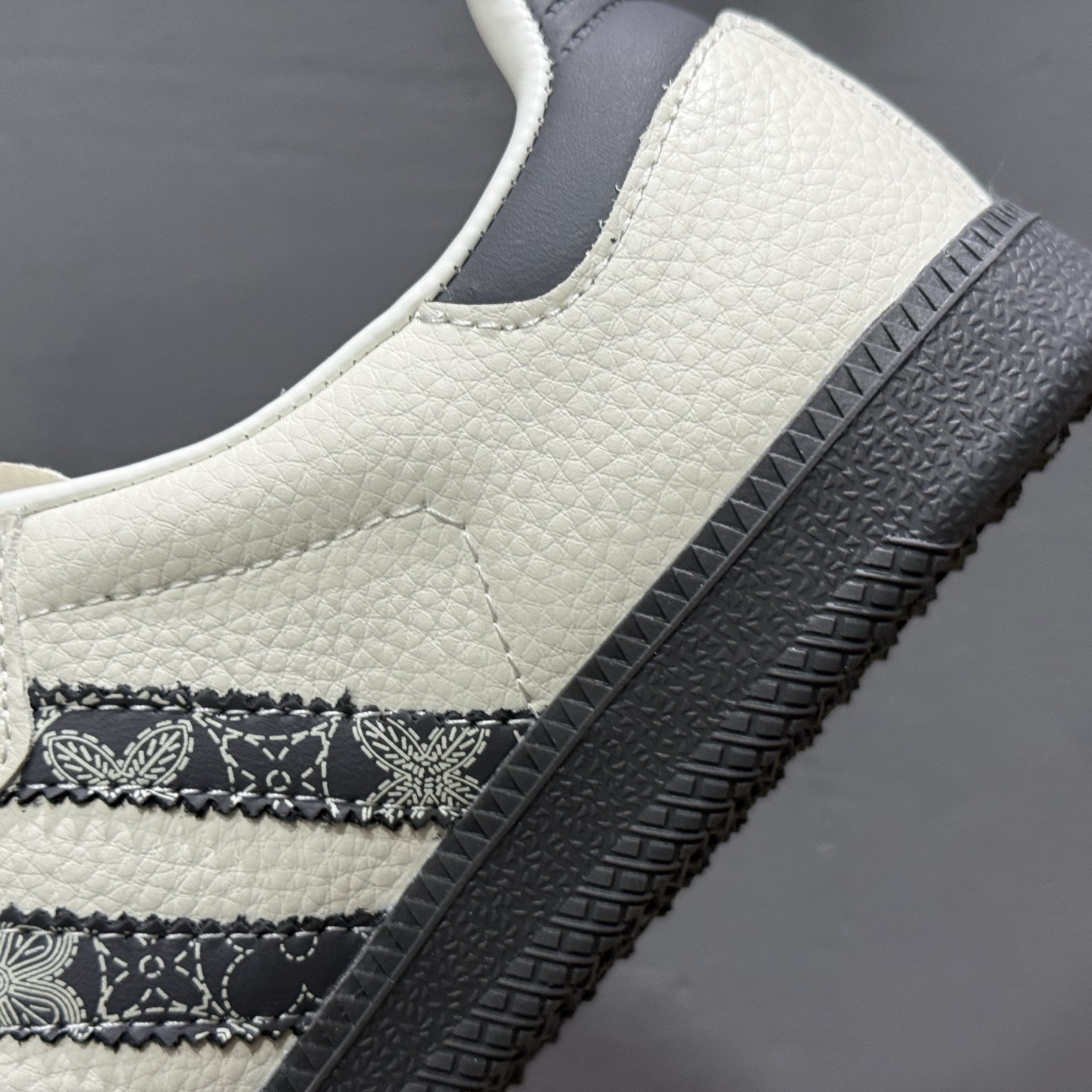 C版 Adidas SAMBA OG 德训鞋 LV联名款  低帮休闲板鞋  XR0001