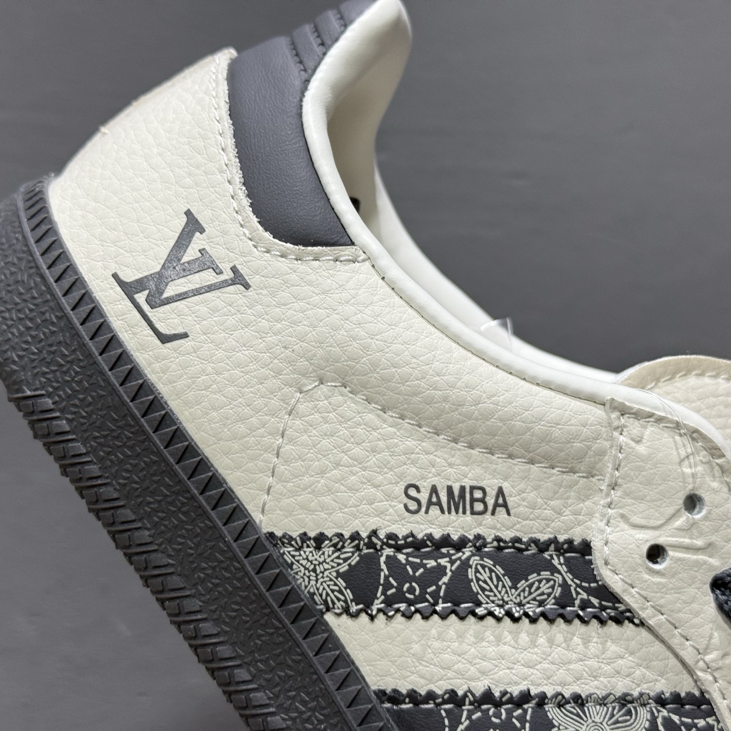 C版 Adidas SAMBA OG 德训鞋 LV联名款  低帮休闲板鞋  XR0001