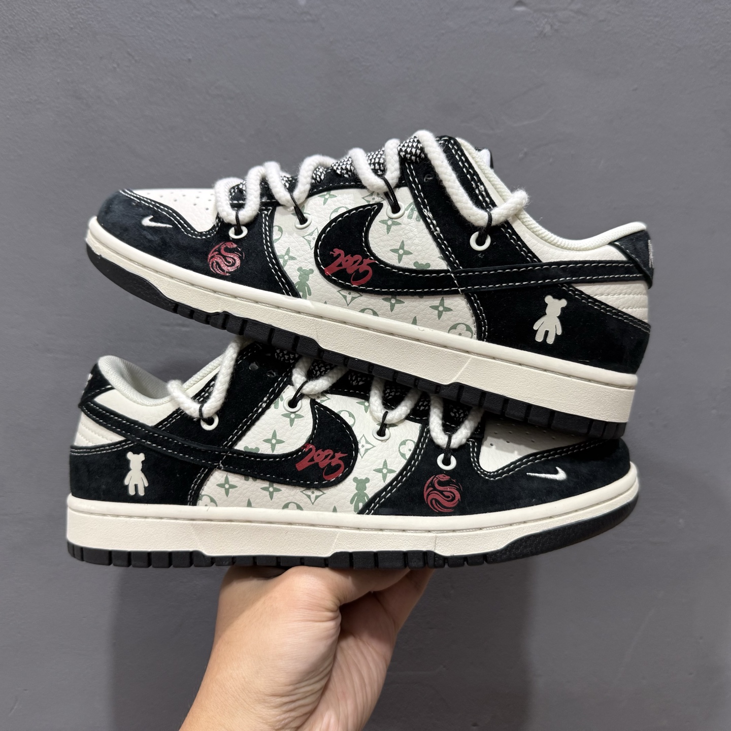 C版 Nike SB Dunk Low x Supreme暴力熊联名款 白黑绑带  SJ2068-290