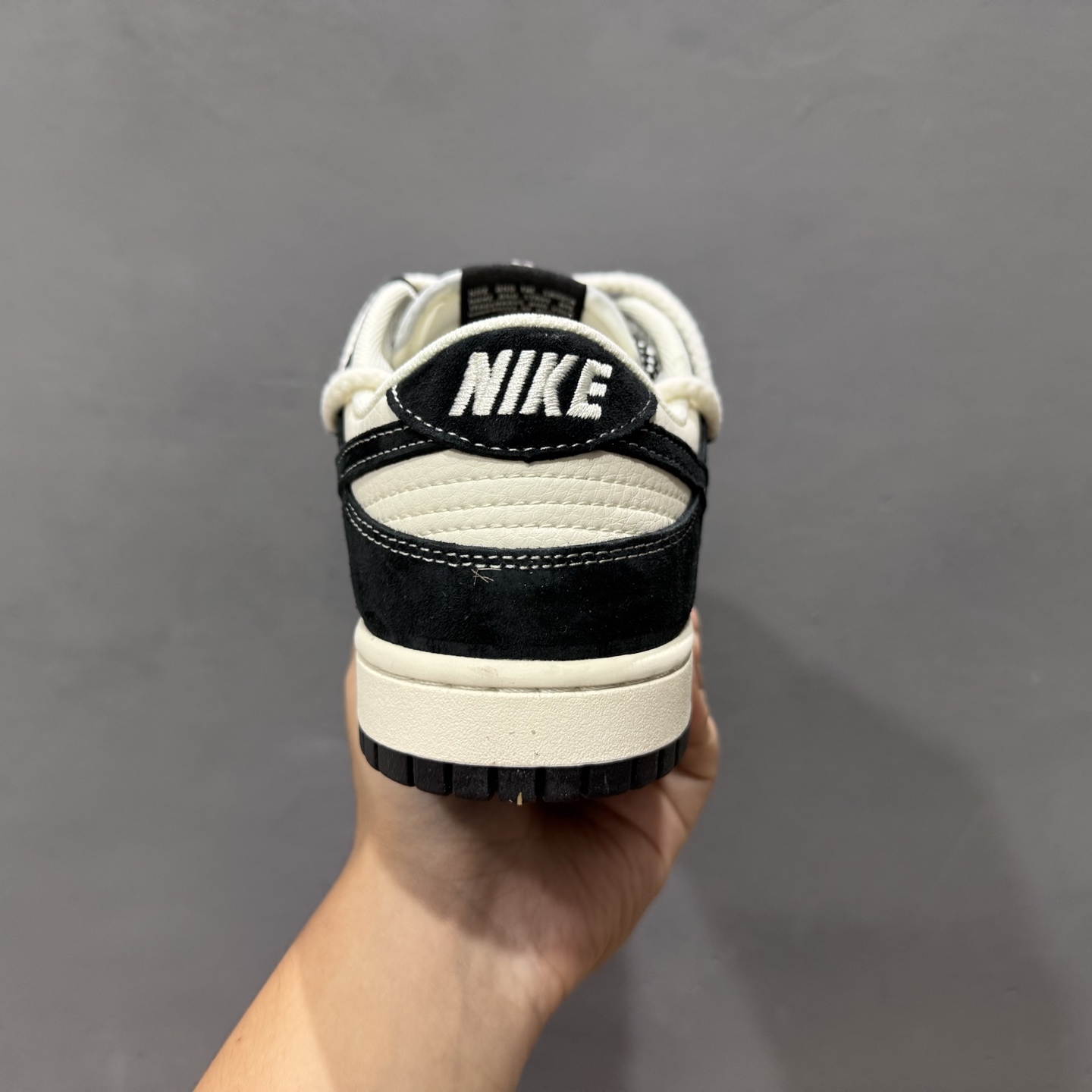 C版 Nike SB Dunk Low x Supreme暴力熊联名款 白黑绑带  SJ2068-290