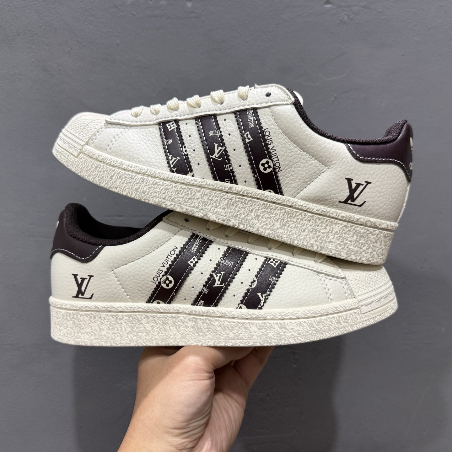 C版 Adidas Originals Superstar LV联名款 经典贝壳头 XS0015 C版 Adidas Originals Superstar LV联名款 经典贝壳头 XS0015