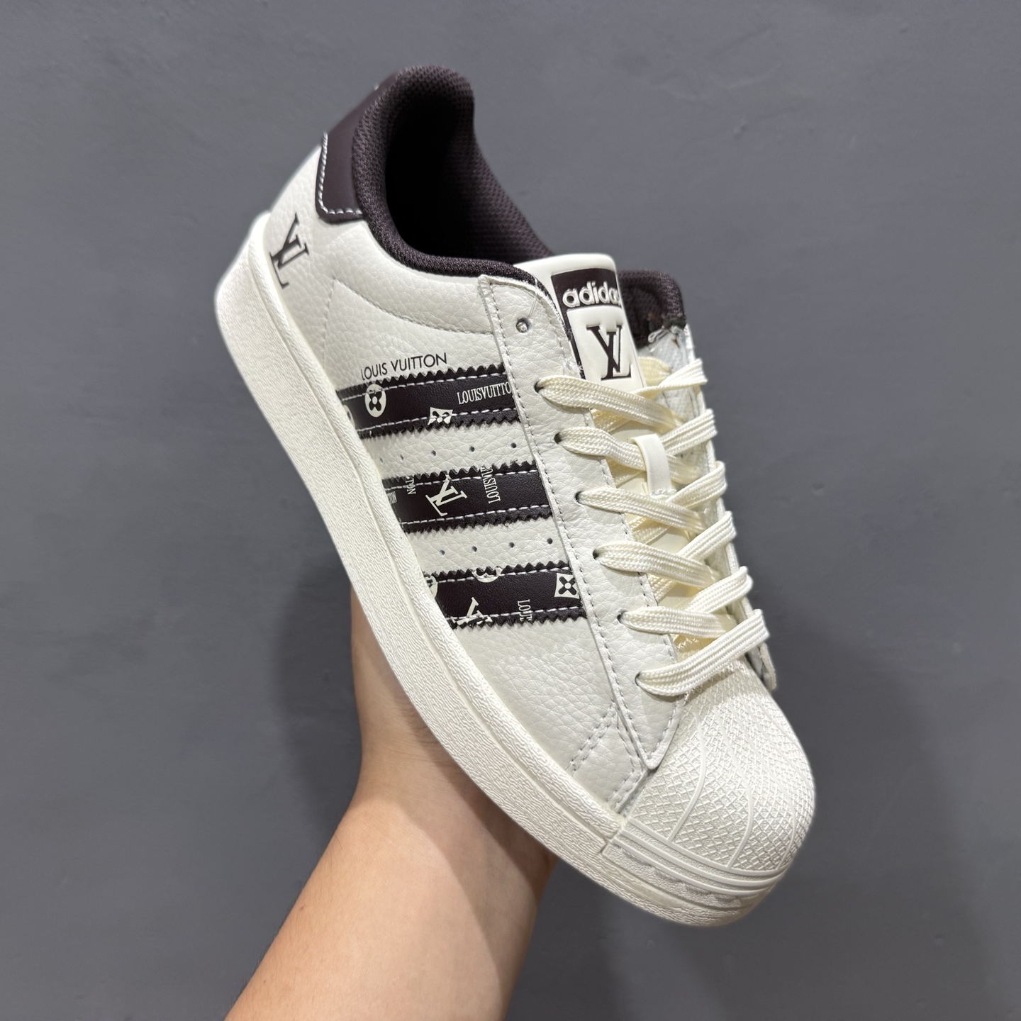 C版 Adidas Originals Superstar LV联名款 经典贝壳头 XS0015 C版 Adidas Originals Superstar LV联名款 经典贝壳头 XS0015