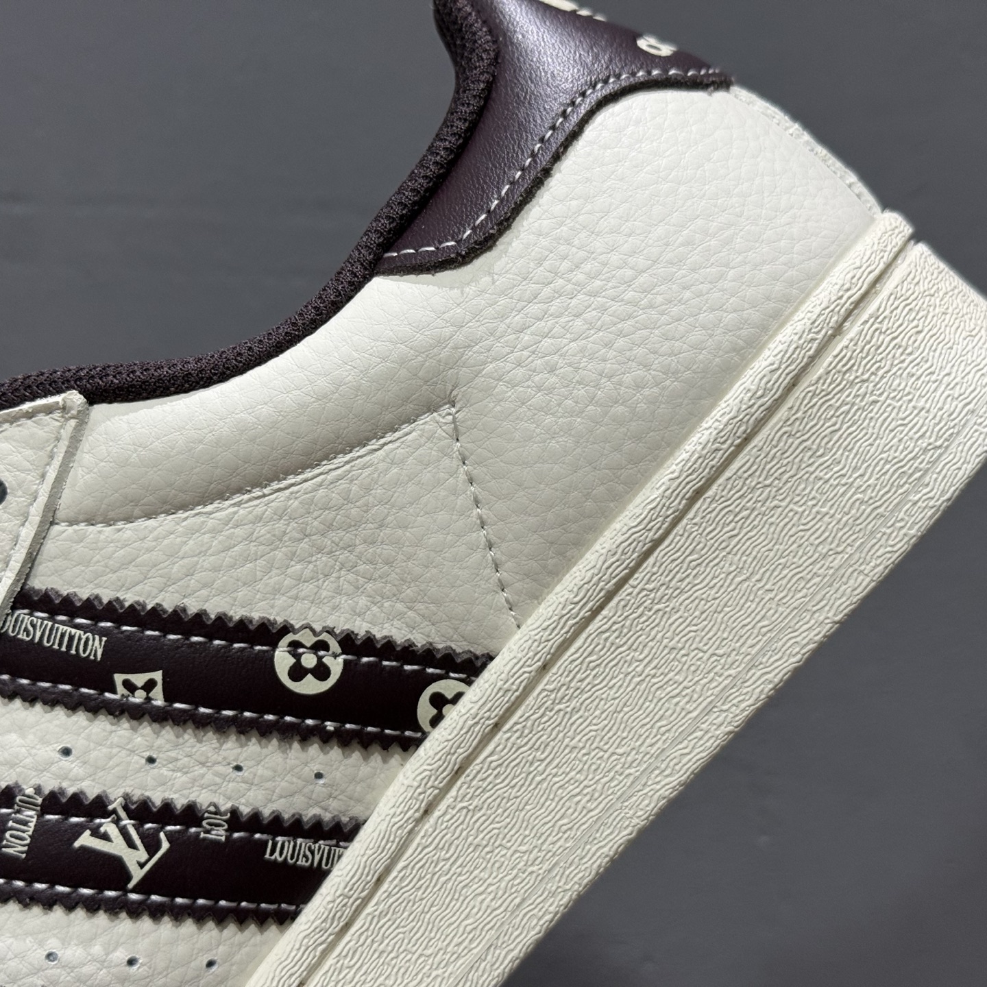 C版 Adidas Originals Superstar LV联名款 经典贝壳头 XS0015 C版 Adidas Originals Superstar LV联名款 经典贝壳头 XS0015