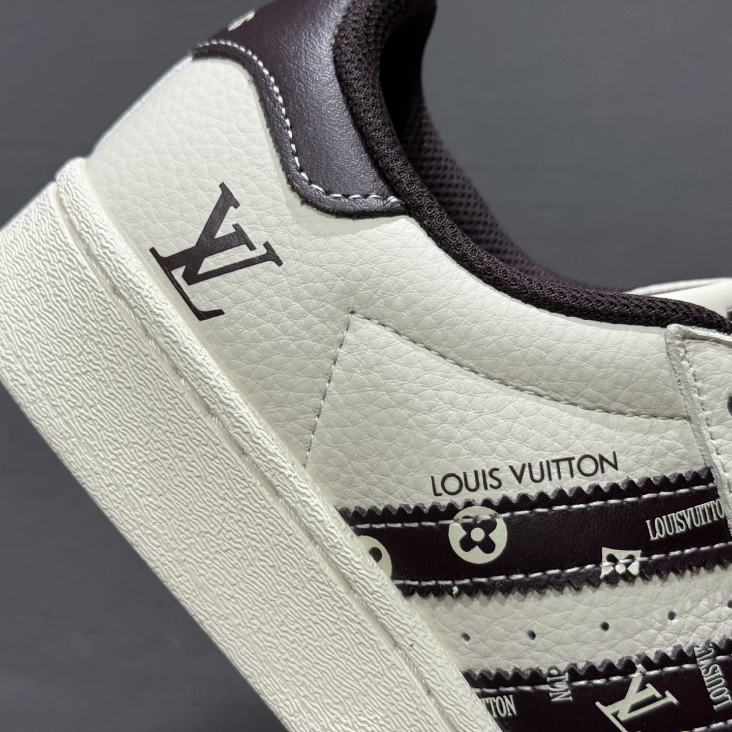 C版 Adidas Originals Superstar LV联名款 经典贝壳头 XS0015 C版 Adidas Originals Superstar LV联名款 经典贝壳头 XS0015