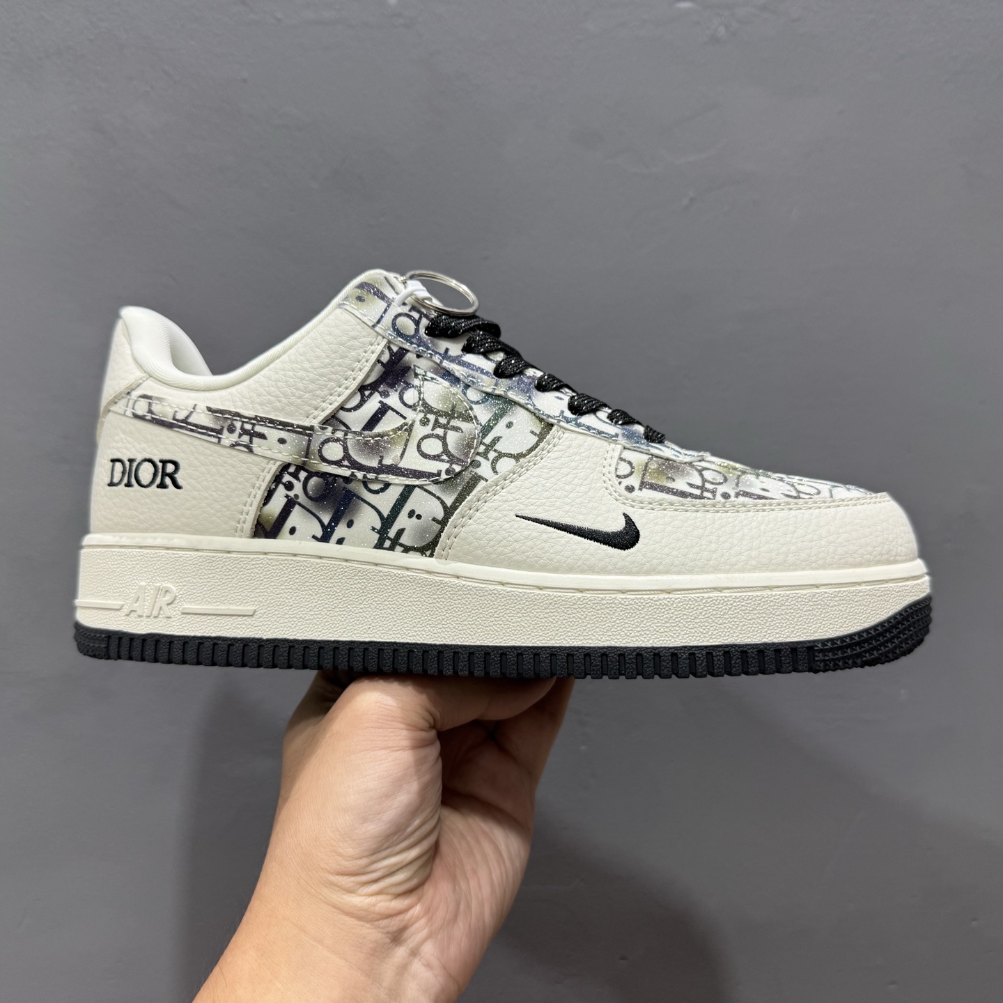 Nike Air Force 1’07 Low 迪奥联名 灰色插花 空军一号低帮休闲板鞋 DF0188-064 Nike Air Force 1’07 Low 迪奥联名 灰色插花 空军一号低帮休闲板鞋 DF0188-064