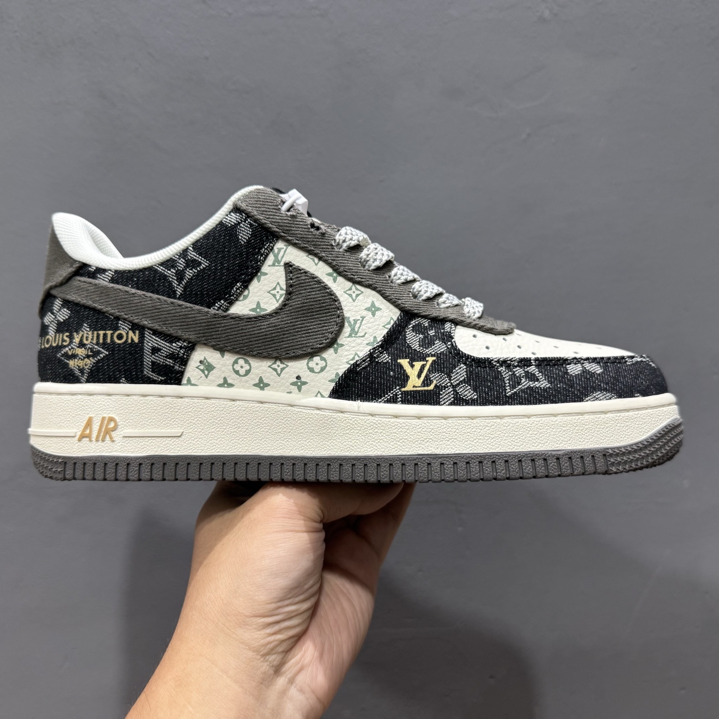 Nike Air Force 1’07 Low LV联名 黑金 空军一号低帮休闲板鞋 JJ2508-703 Nike Air Force 1’07 Low LV联名 黑金 空军一号低帮休闲板鞋 JJ2508-703