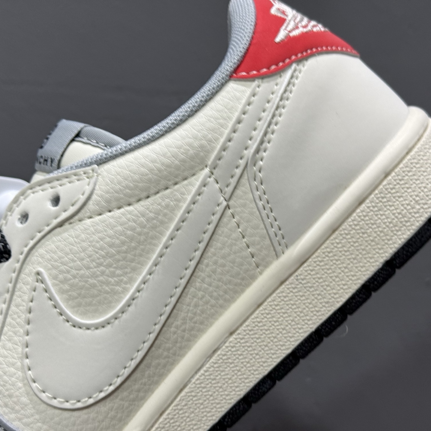 Travis Scott x Fragment Design × Air Jordan 1 Low OG SP AJ1 乔1纪 梵希联名 灰黑底 低帮文化休闲板鞋  XS7089-599