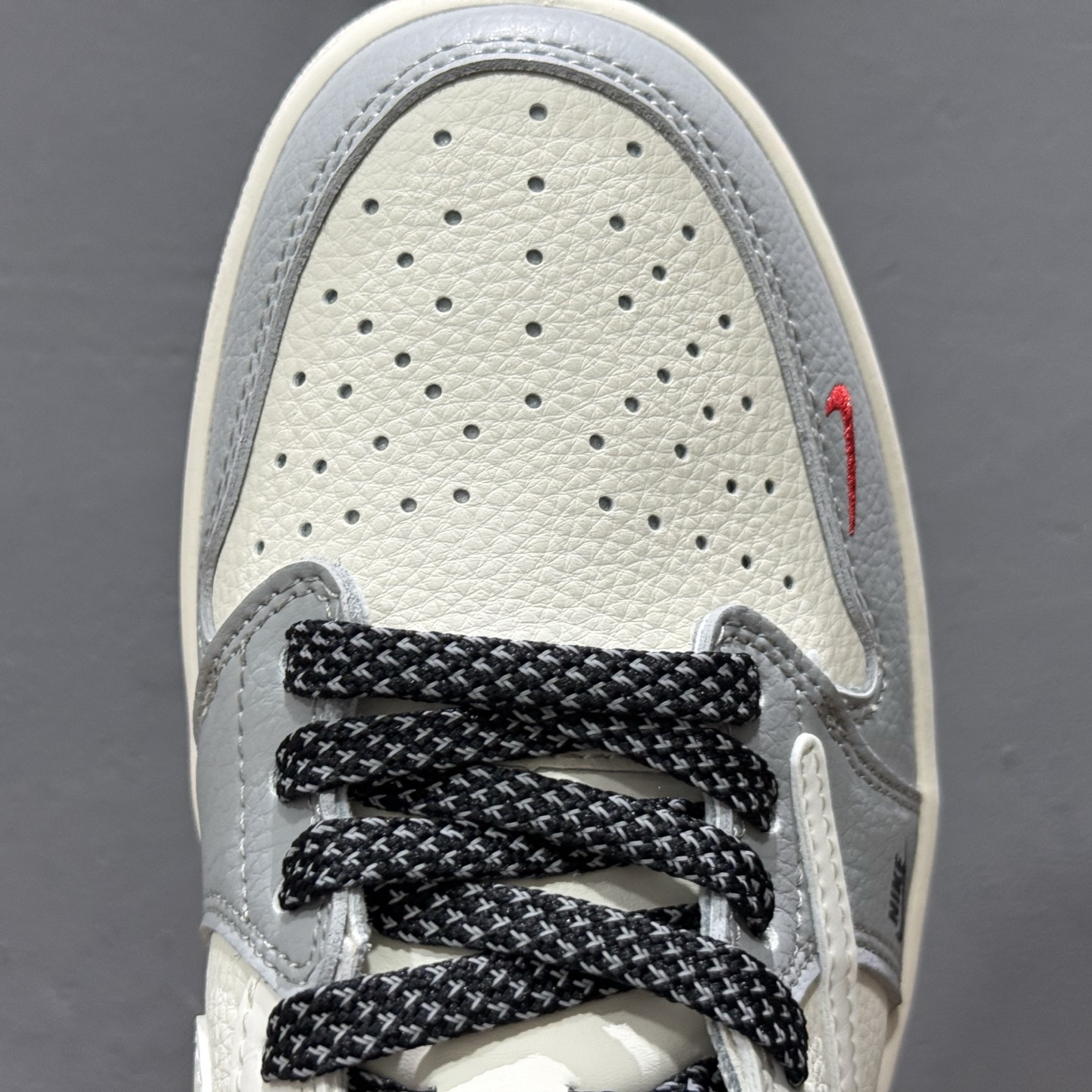 Travis Scott x Fragment Design × Air Jordan 1 Low OG SP AJ1 乔1纪 梵希联名 灰黑底 低帮文化休闲板鞋  XS7089-599