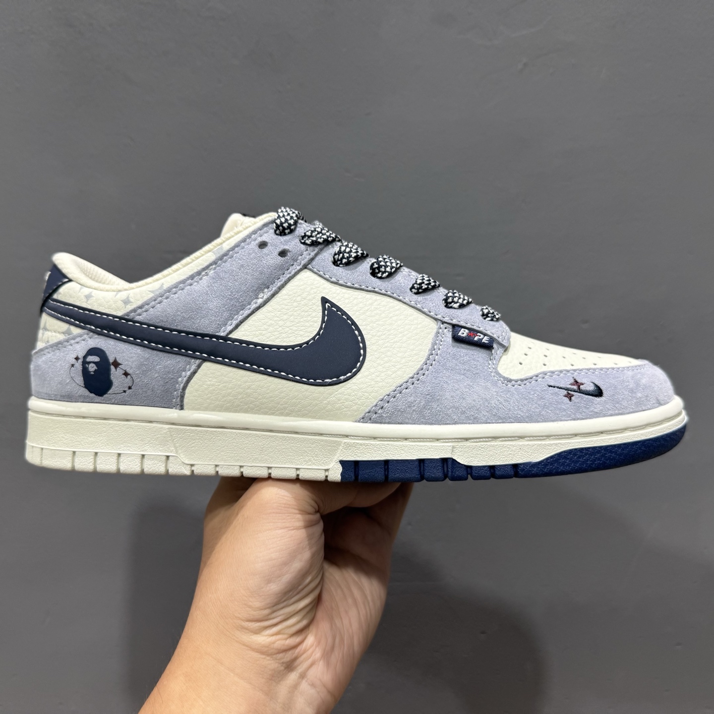 XC版Nk SB Dunk Low UN联名 米棕卡其勾  低帮休闲板鞋  DJ2024-103