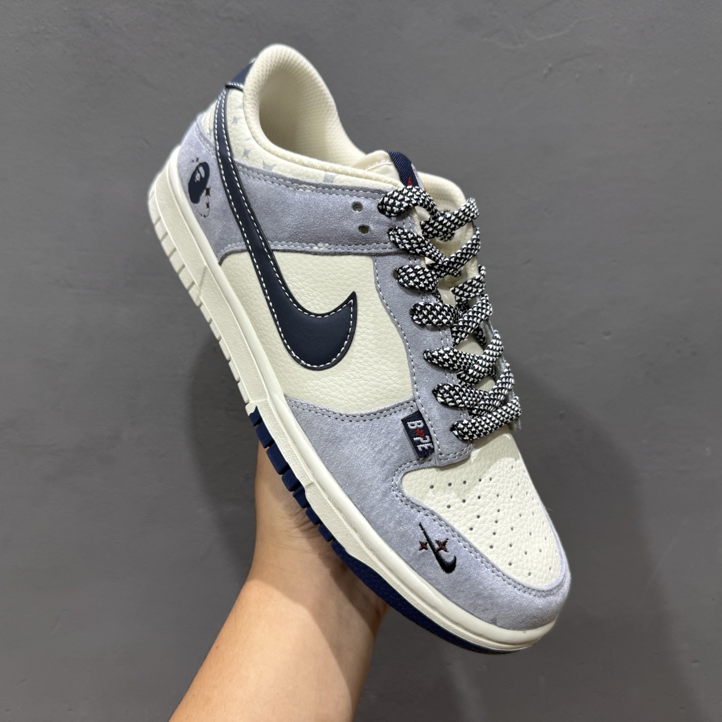 XC版Nk SB Dunk Low UN联名 米棕卡其勾  低帮休闲板鞋  DJ2024-103