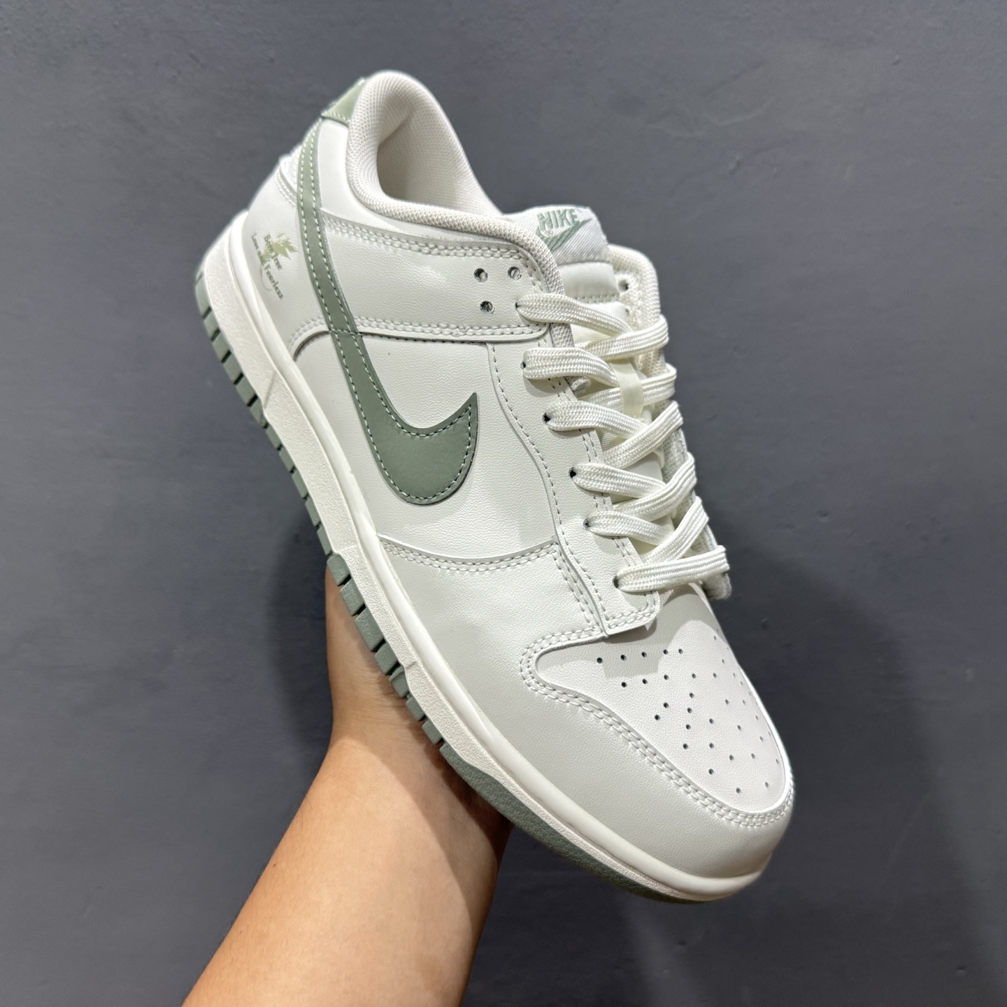 Nike SB Dunk Low 生而自由 周年 高端定制 低帮休闲板鞋 WG0406-021 Nike SB Dunk Low 生而自由 周年 高端定制 低帮休闲板鞋 WG0406-021