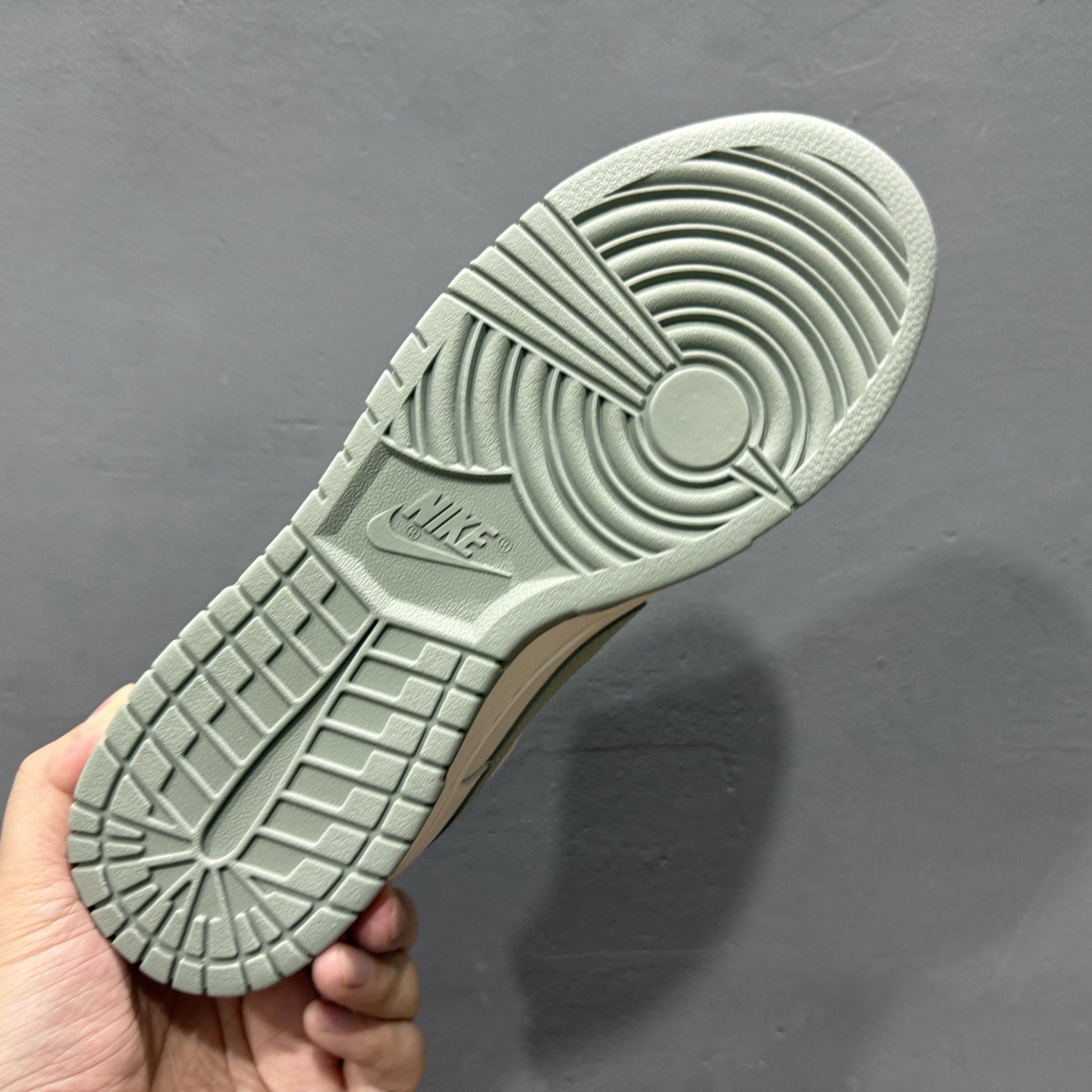 Nike SB Dunk Low 生而自由 周年 高端定制 低帮休闲板鞋 WG0406-021 Nike SB Dunk Low 生而自由 周年 高端定制 低帮休闲板鞋 WG0406-021