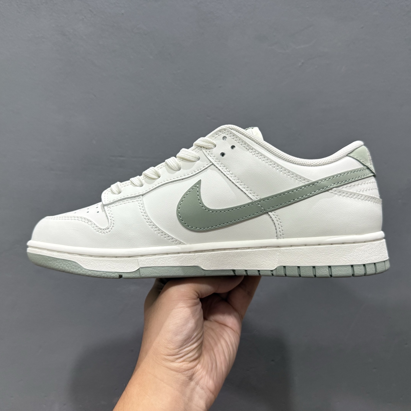 Nike SB Dunk Low 生而自由 周年 高端定制 低帮休闲板鞋 WG0406-021 Nike SB Dunk Low 生而自由 周年 高端定制 低帮休闲板鞋 WG0406-021